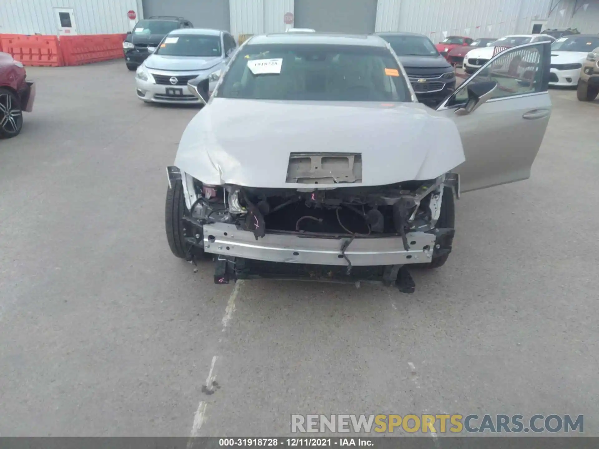 6 Photograph of a damaged car 58ABZ1B18KU046766 LEXUS ES 2019