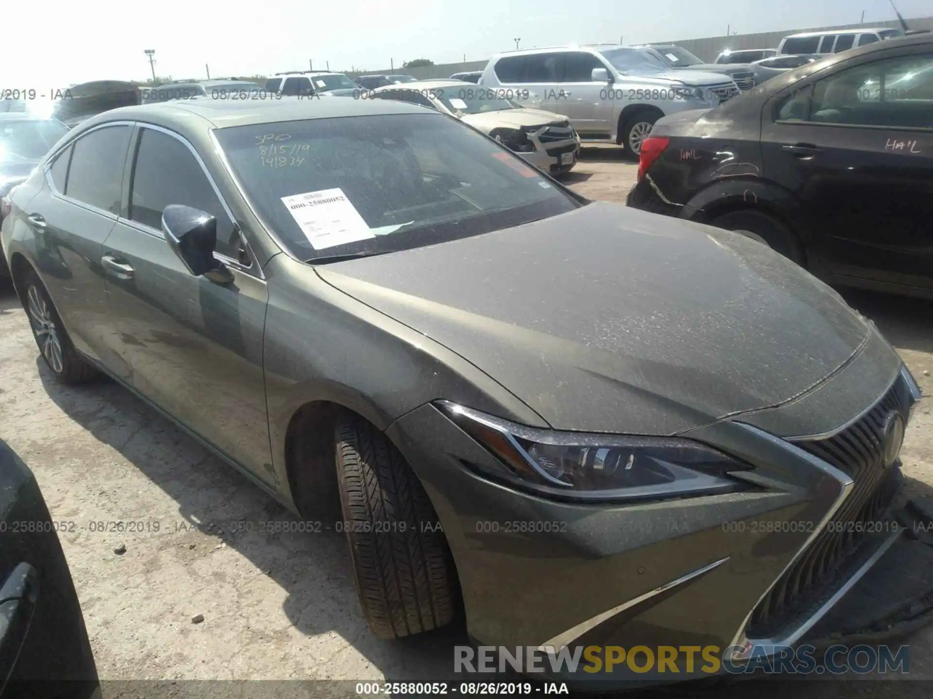 1 Photograph of a damaged car 58ABZ1B19KU002775 LEXUS ES 2019