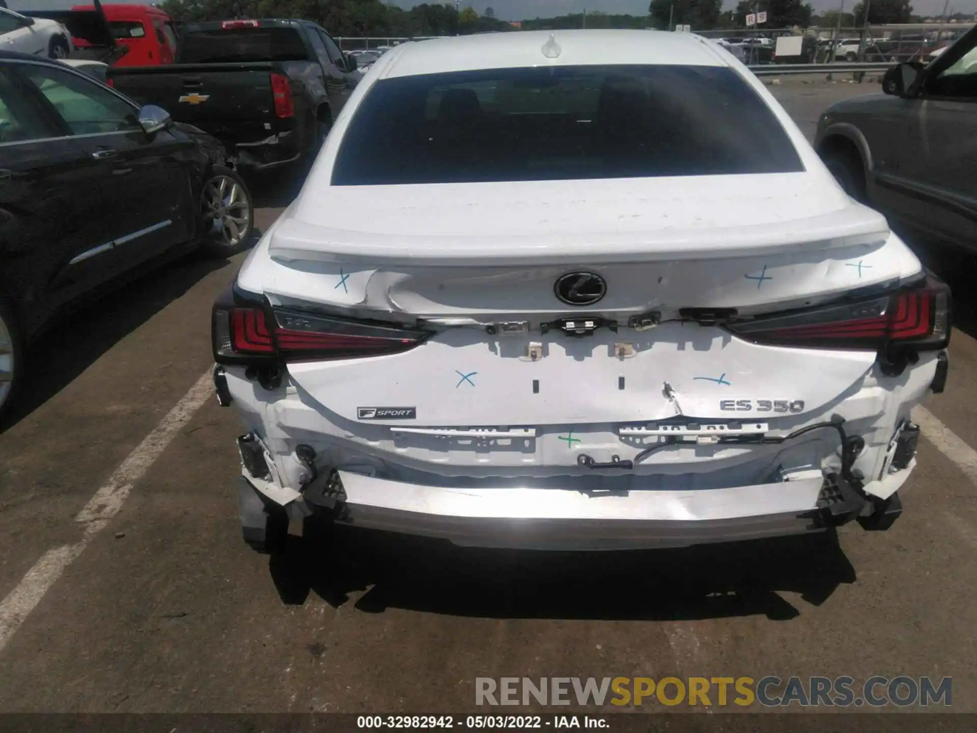 6 Photograph of a damaged car 58ABZ1B19KU013257 LEXUS ES 2019