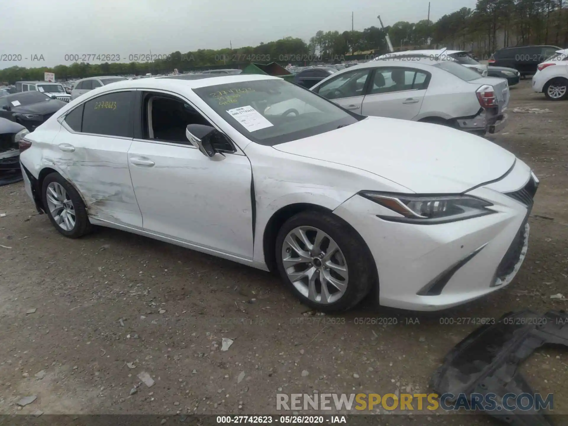 1 Photograph of a damaged car 58ABZ1B19KU014568 LEXUS ES 2019