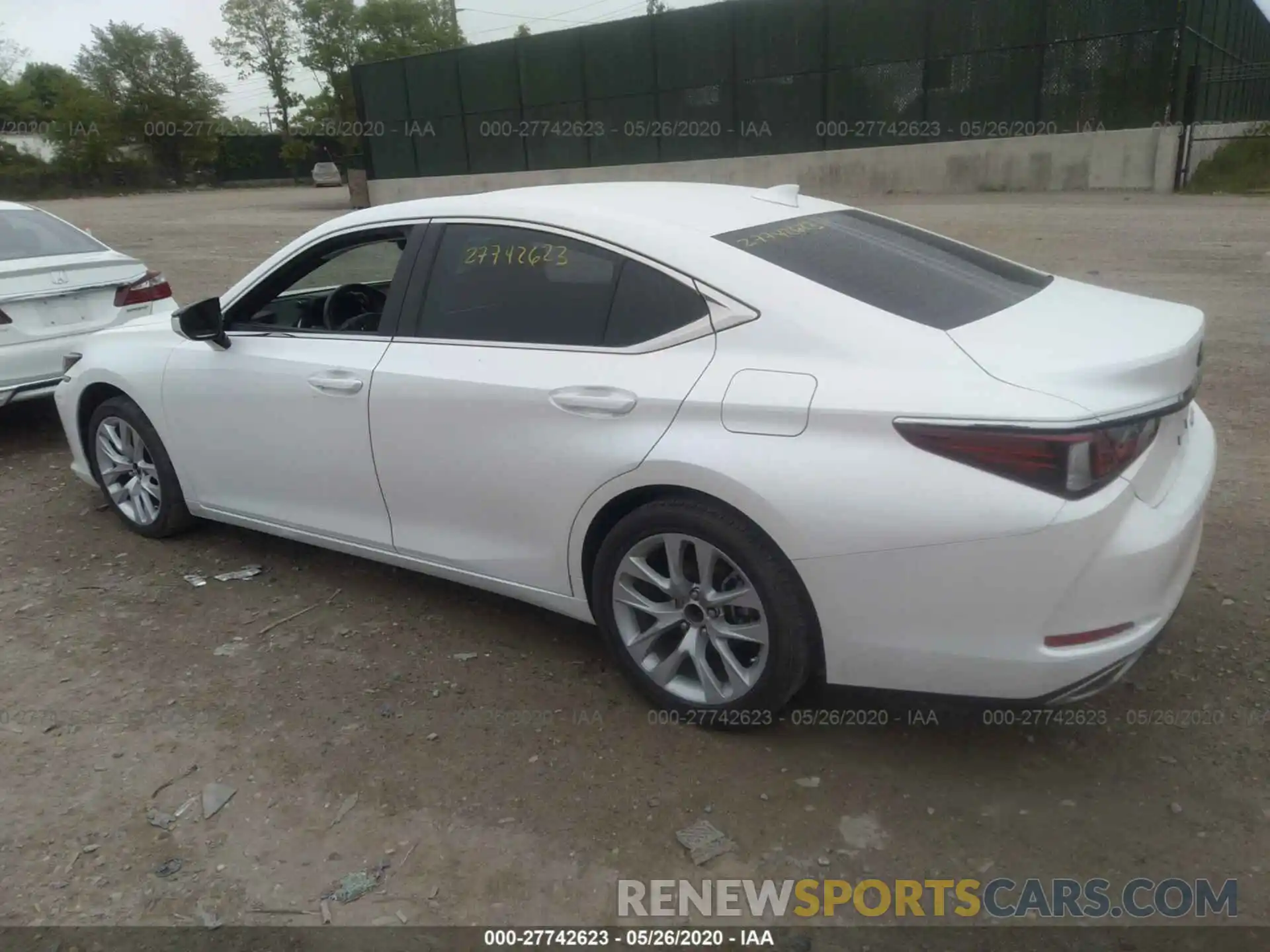 3 Photograph of a damaged car 58ABZ1B19KU014568 LEXUS ES 2019