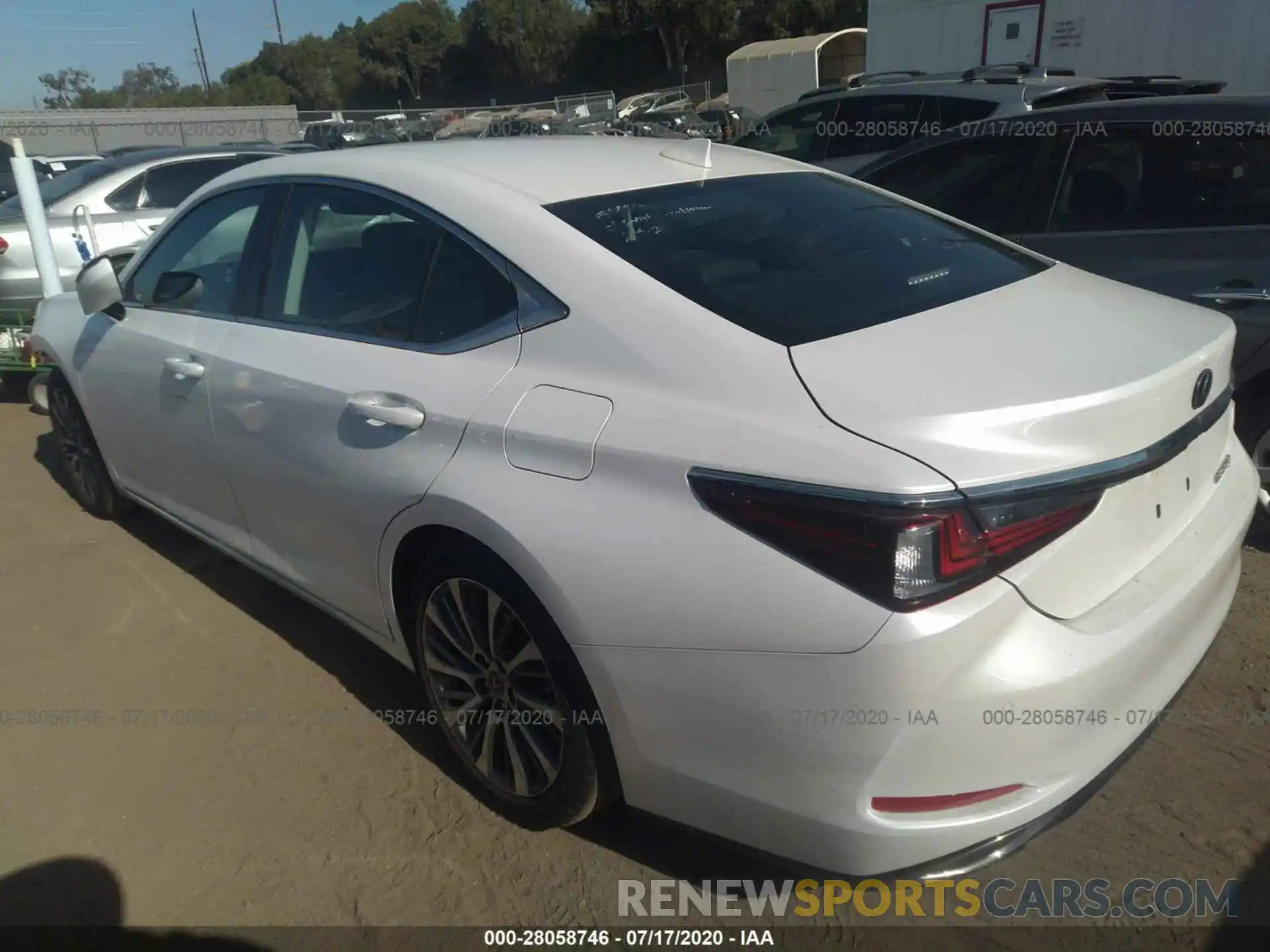 3 Photograph of a damaged car 58ABZ1B19KU015588 LEXUS ES 2019