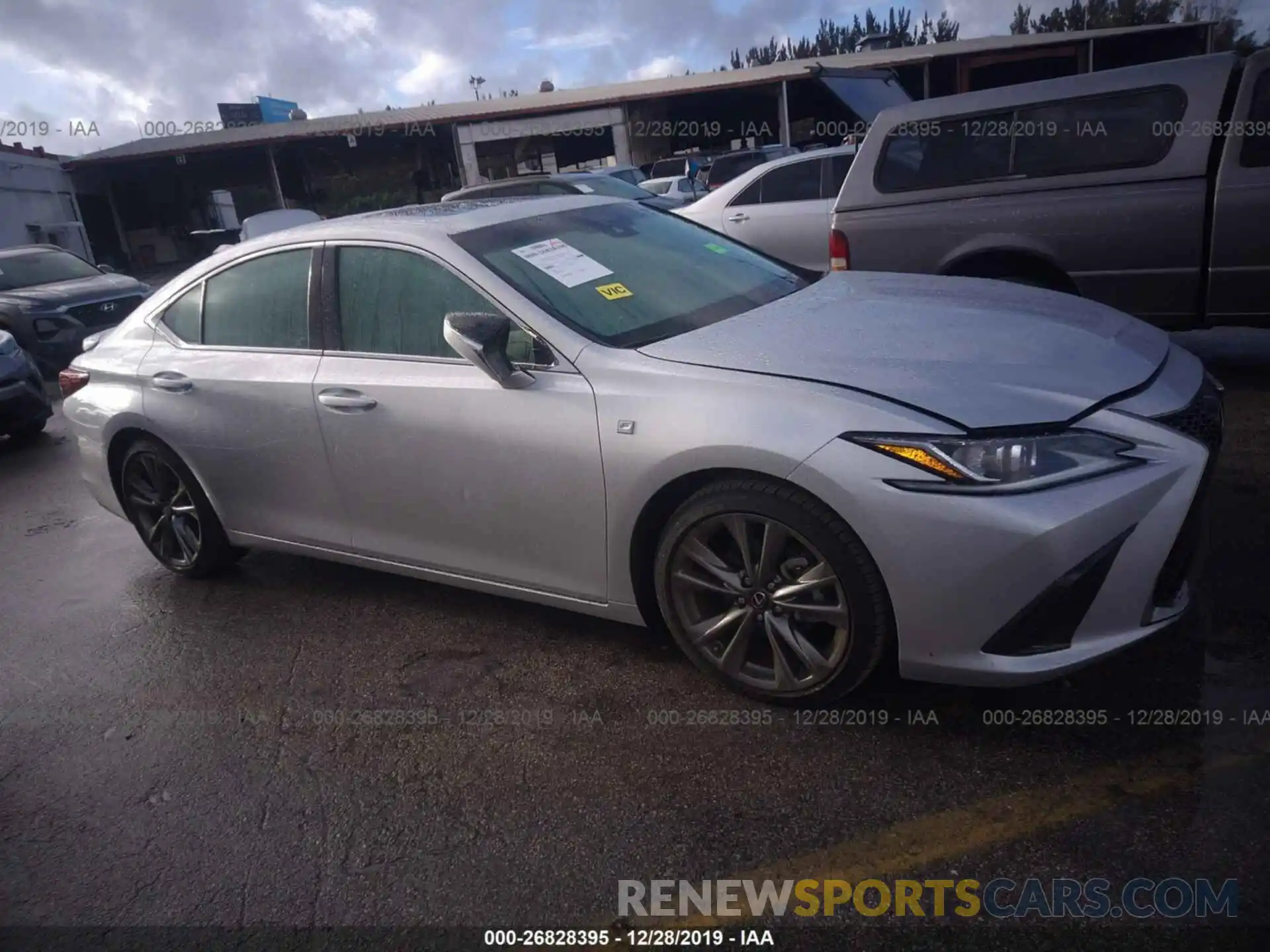 1 Photograph of a damaged car 58ABZ1B19KU017406 LEXUS ES 2019