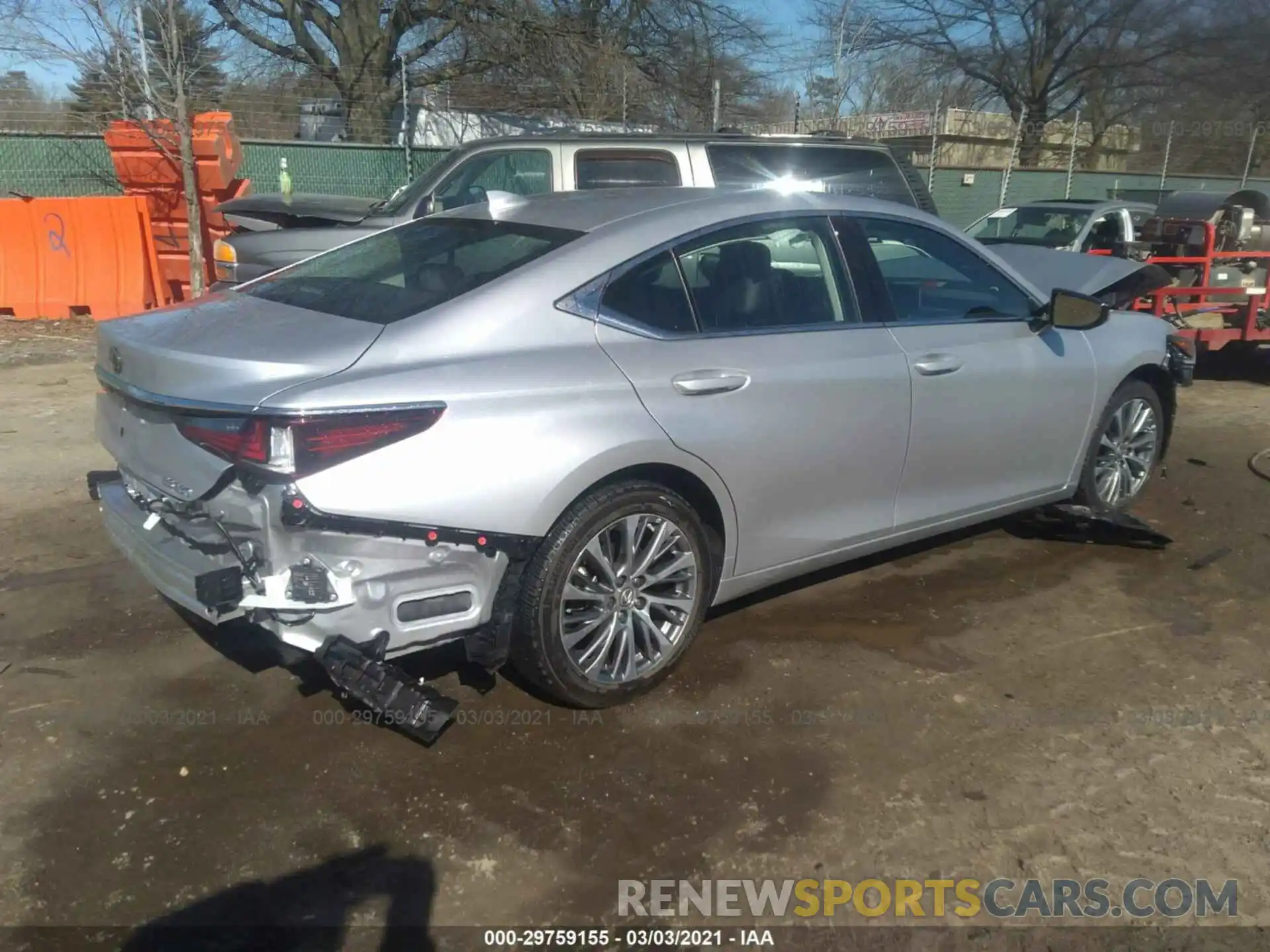 4 Photograph of a damaged car 58ABZ1B19KU020452 LEXUS ES 2019