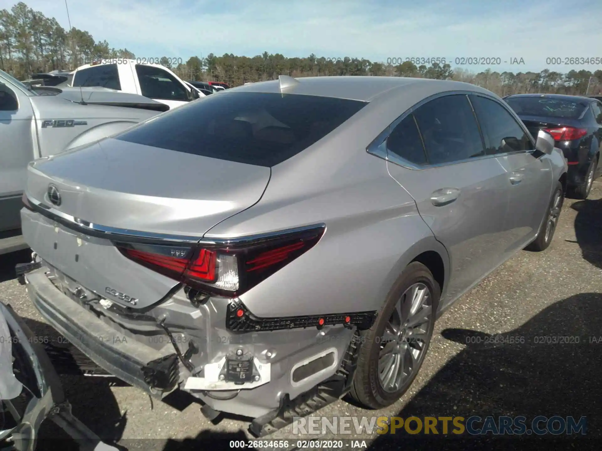 4 Photograph of a damaged car 58ABZ1B19KU022301 LEXUS ES 2019