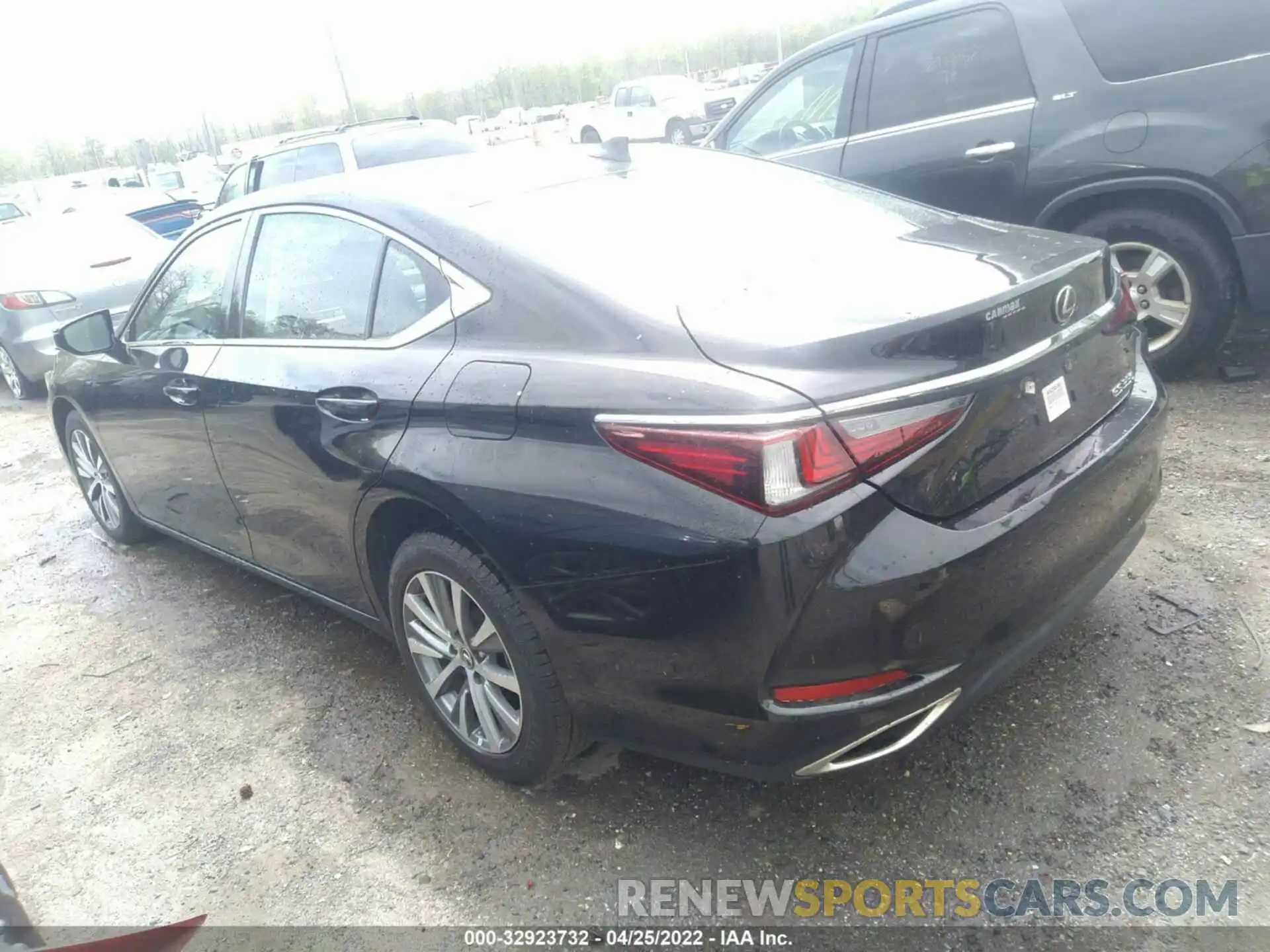 3 Photograph of a damaged car 58ABZ1B19KU025957 LEXUS ES 2019