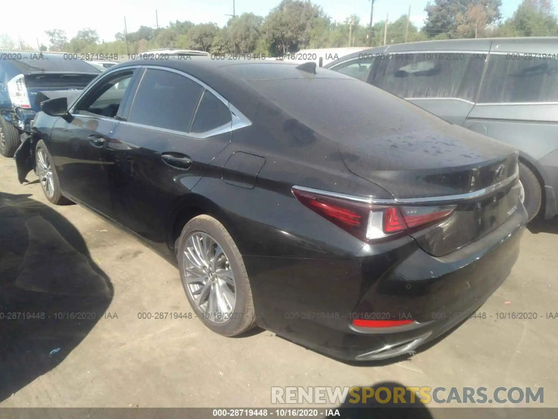 3 Photograph of a damaged car 58ABZ1B19KU029782 LEXUS ES 2019