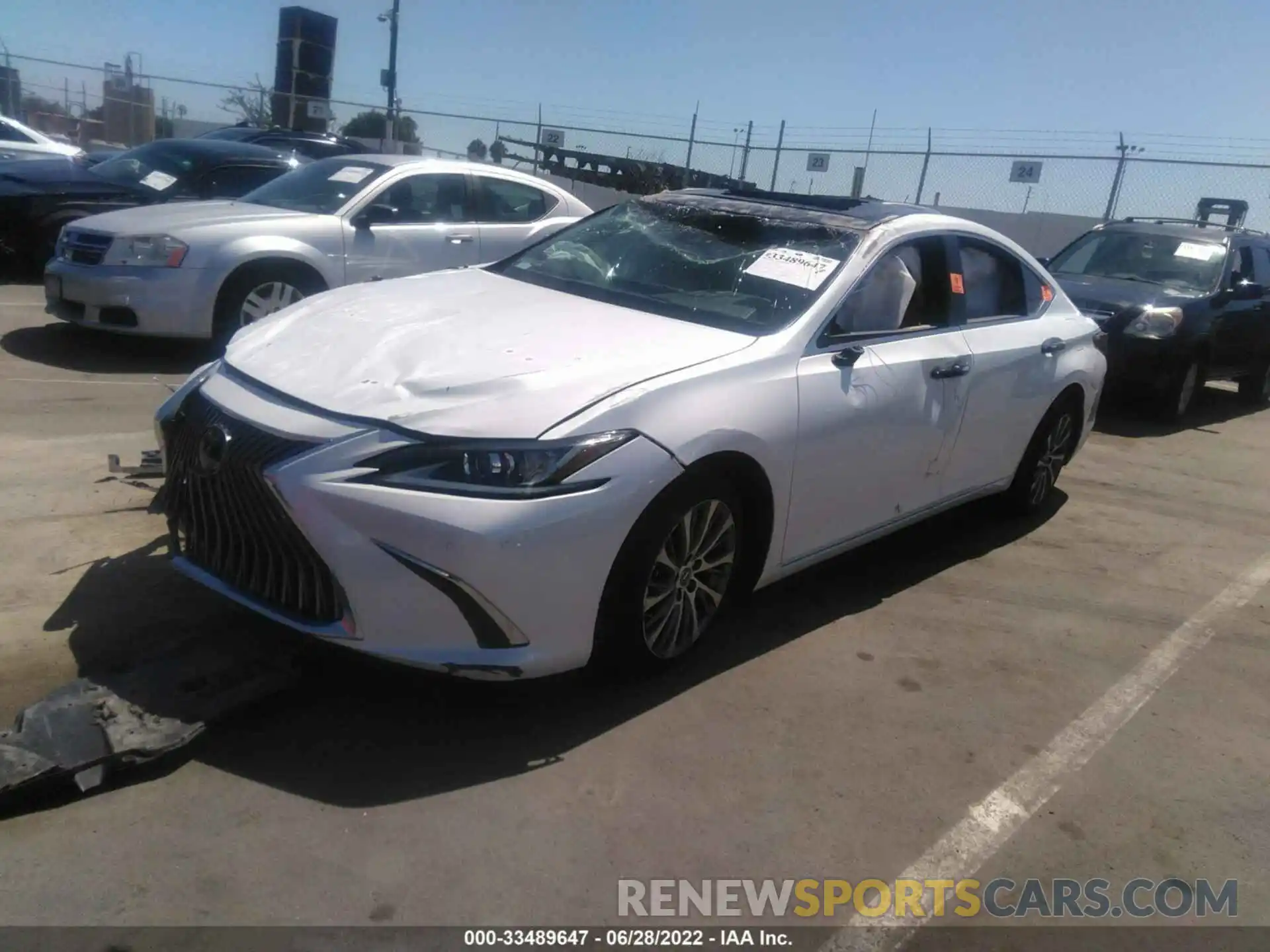 2 Photograph of a damaged car 58ABZ1B19KU033833 LEXUS ES 2019