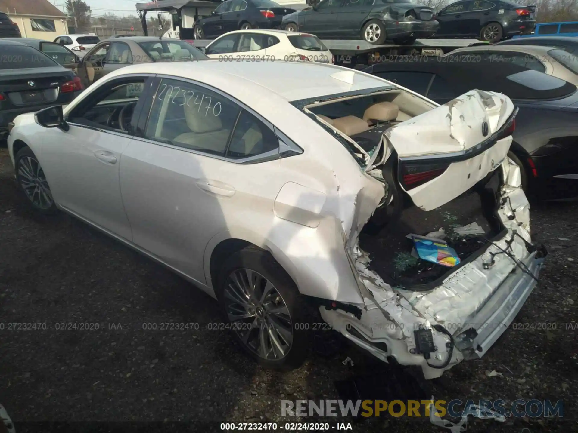 3 Photograph of a damaged car 58ABZ1B19KU033945 LEXUS ES 2019