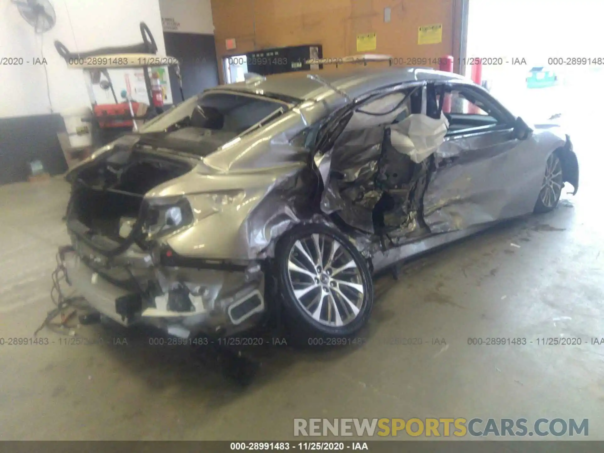 4 Photograph of a damaged car 58ABZ1B19KU034142 LEXUS ES 2019