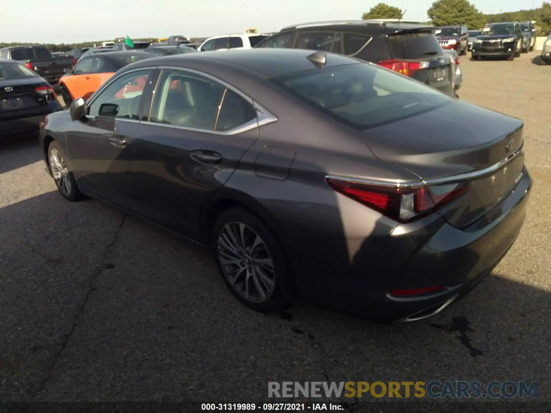 3 Photograph of a damaged car 58ABZ1B19KU041821 LEXUS ES 2019