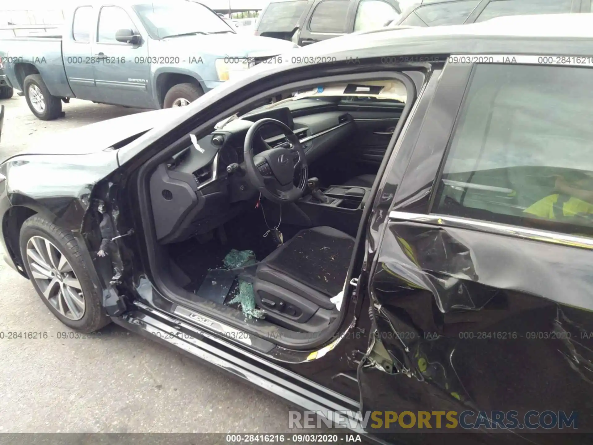 6 Photograph of a damaged car 58ABZ1B19KU043374 LEXUS ES 2019