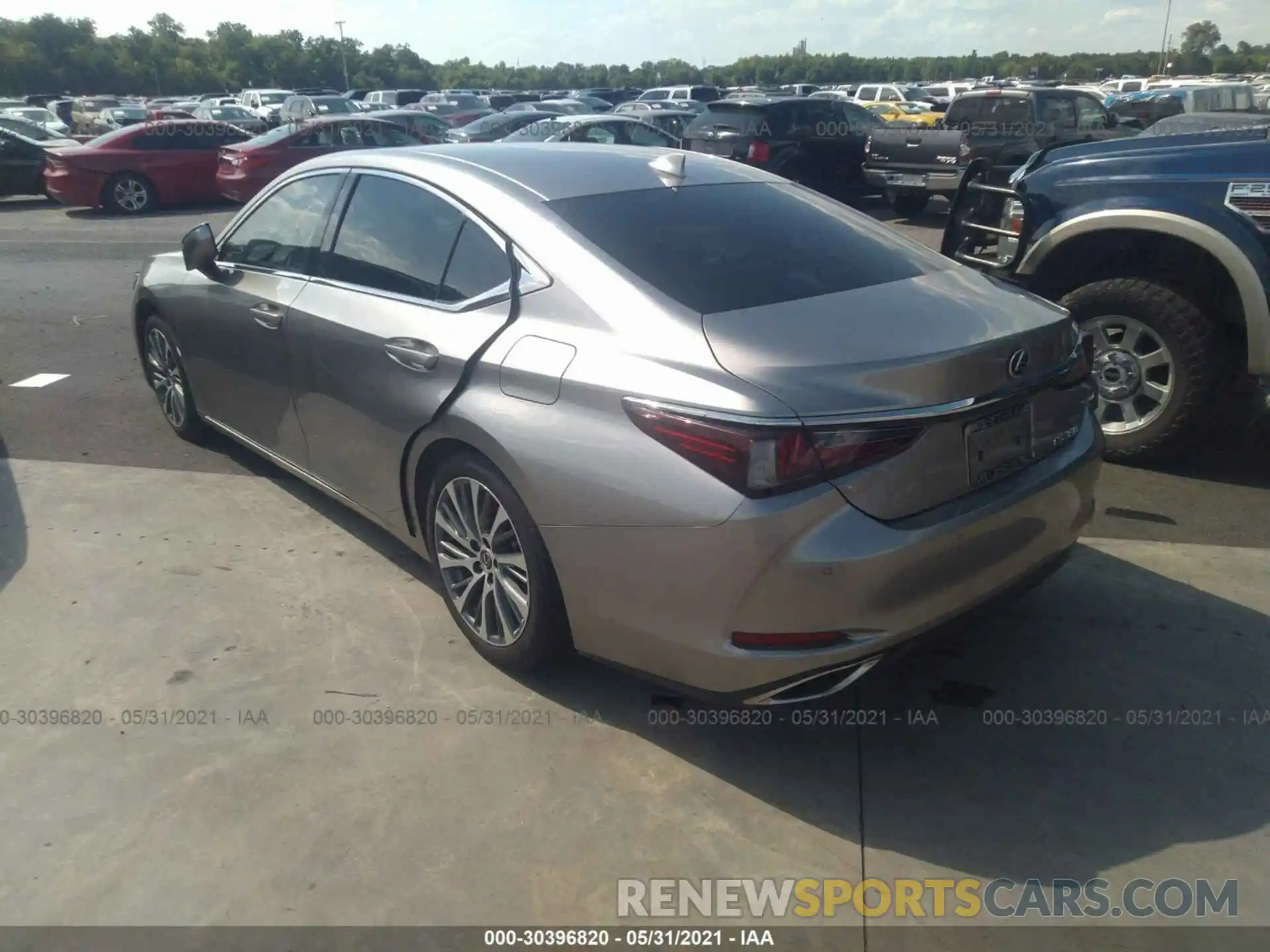 3 Photograph of a damaged car 58ABZ1B19KU048798 LEXUS ES 2019