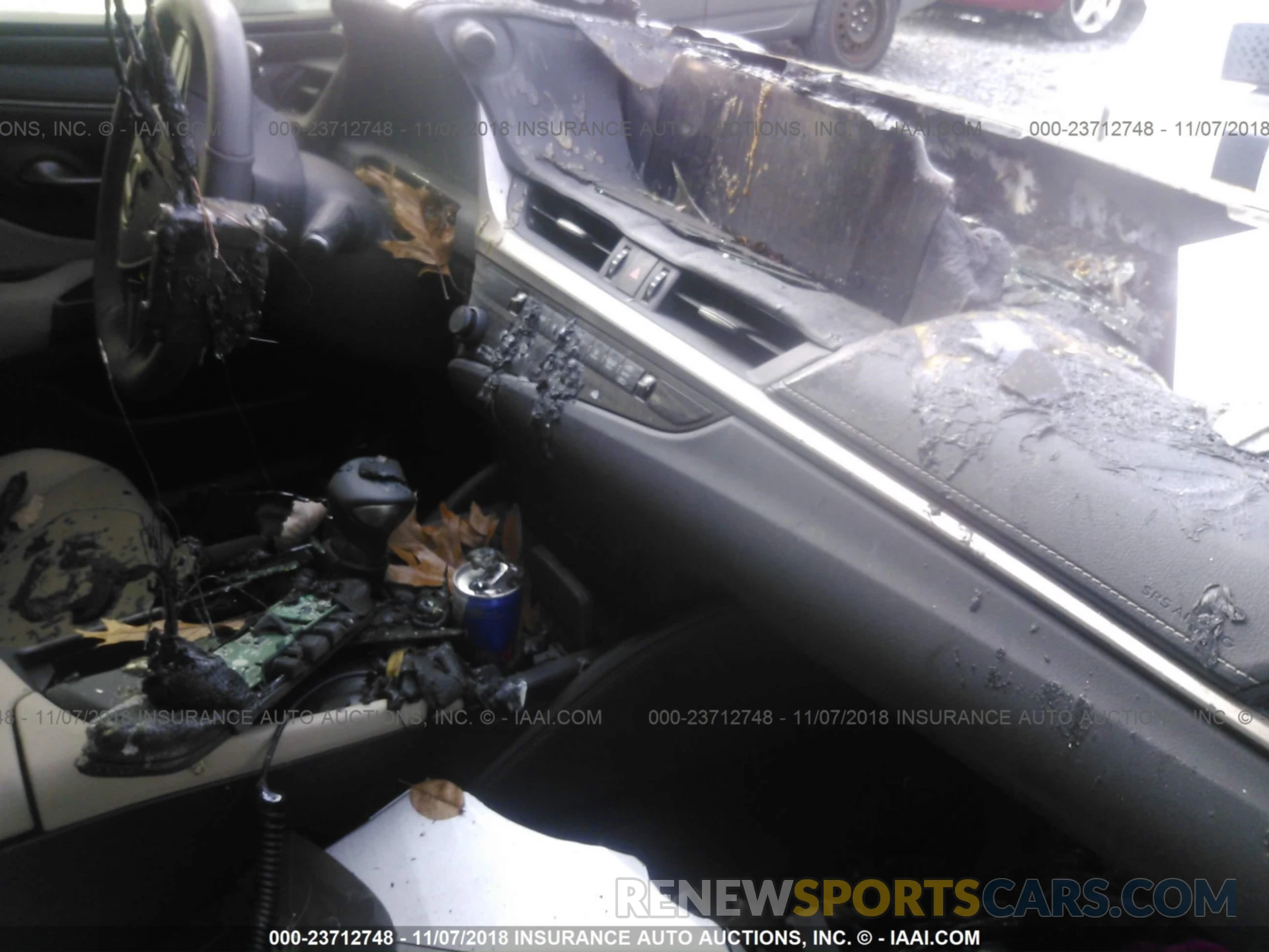 8 Photograph of a damaged car 58ABZ1B1XKU002591 LEXUS ES 2019