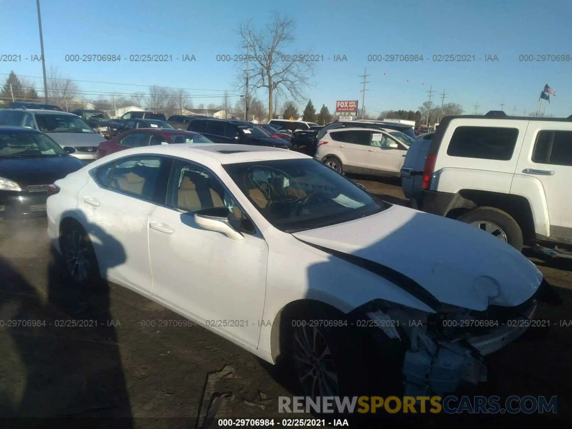 1 Photograph of a damaged car 58ABZ1B1XKU013137 LEXUS ES 2019