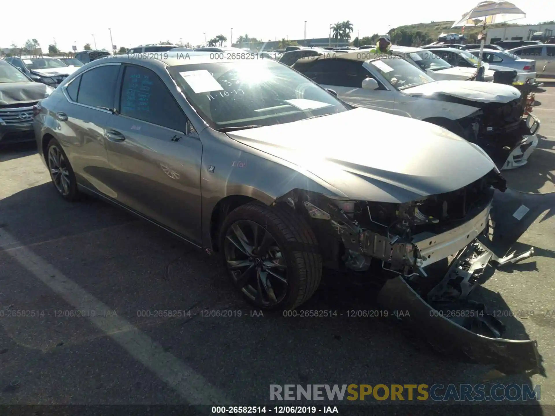 1 Photograph of a damaged car 58ABZ1B1XKU013977 LEXUS ES 2019