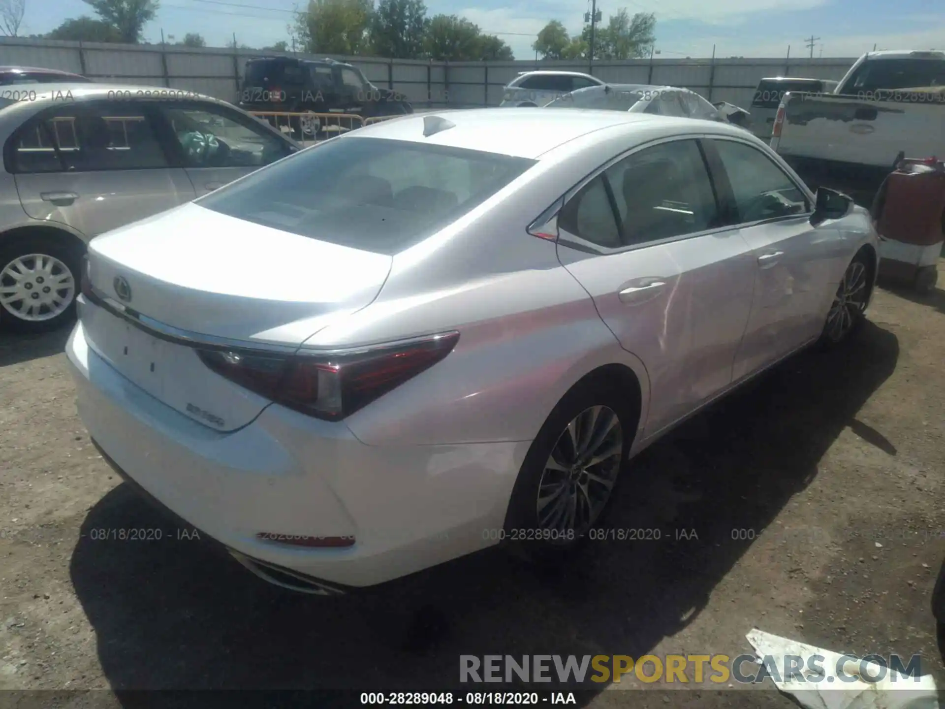 4 Photograph of a damaged car 58ABZ1B1XKU021710 LEXUS ES 2019