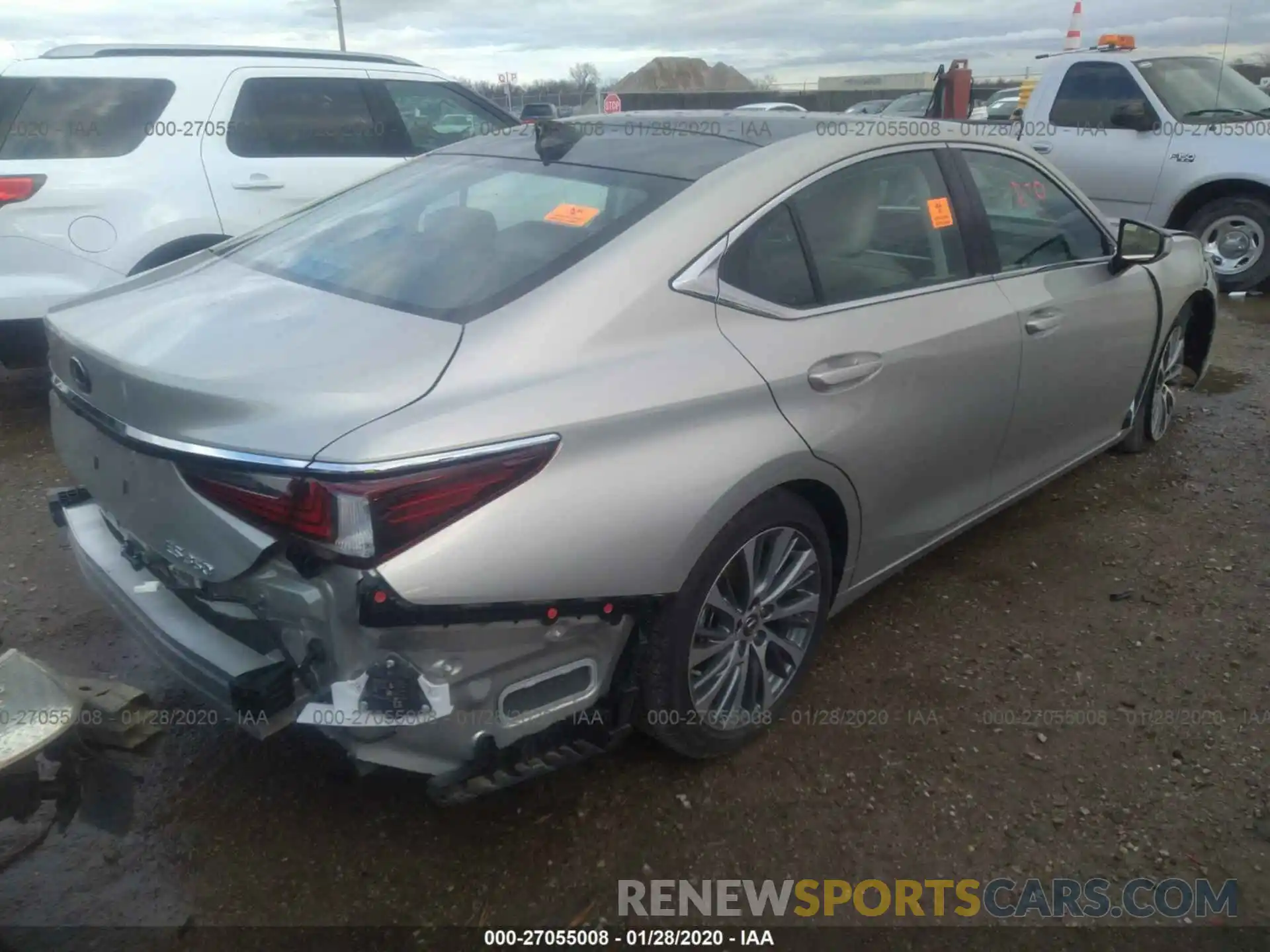 4 Photograph of a damaged car 58ABZ1B1XKU027149 LEXUS ES 2019