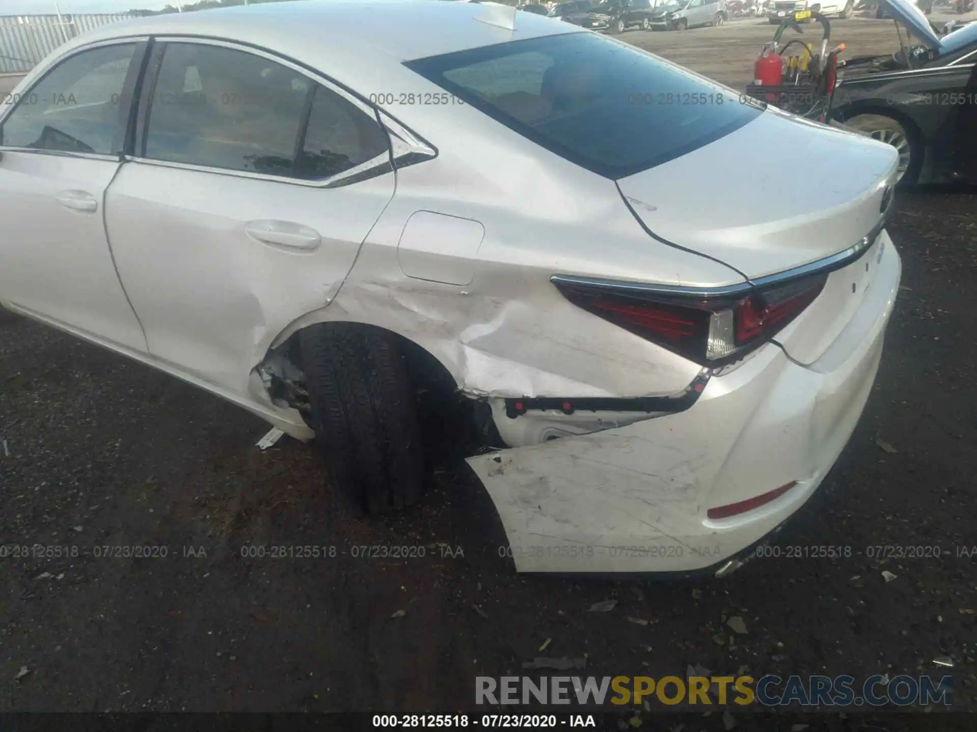 6 Photograph of a damaged car 58ABZ1B1XKU032660 LEXUS ES 2019