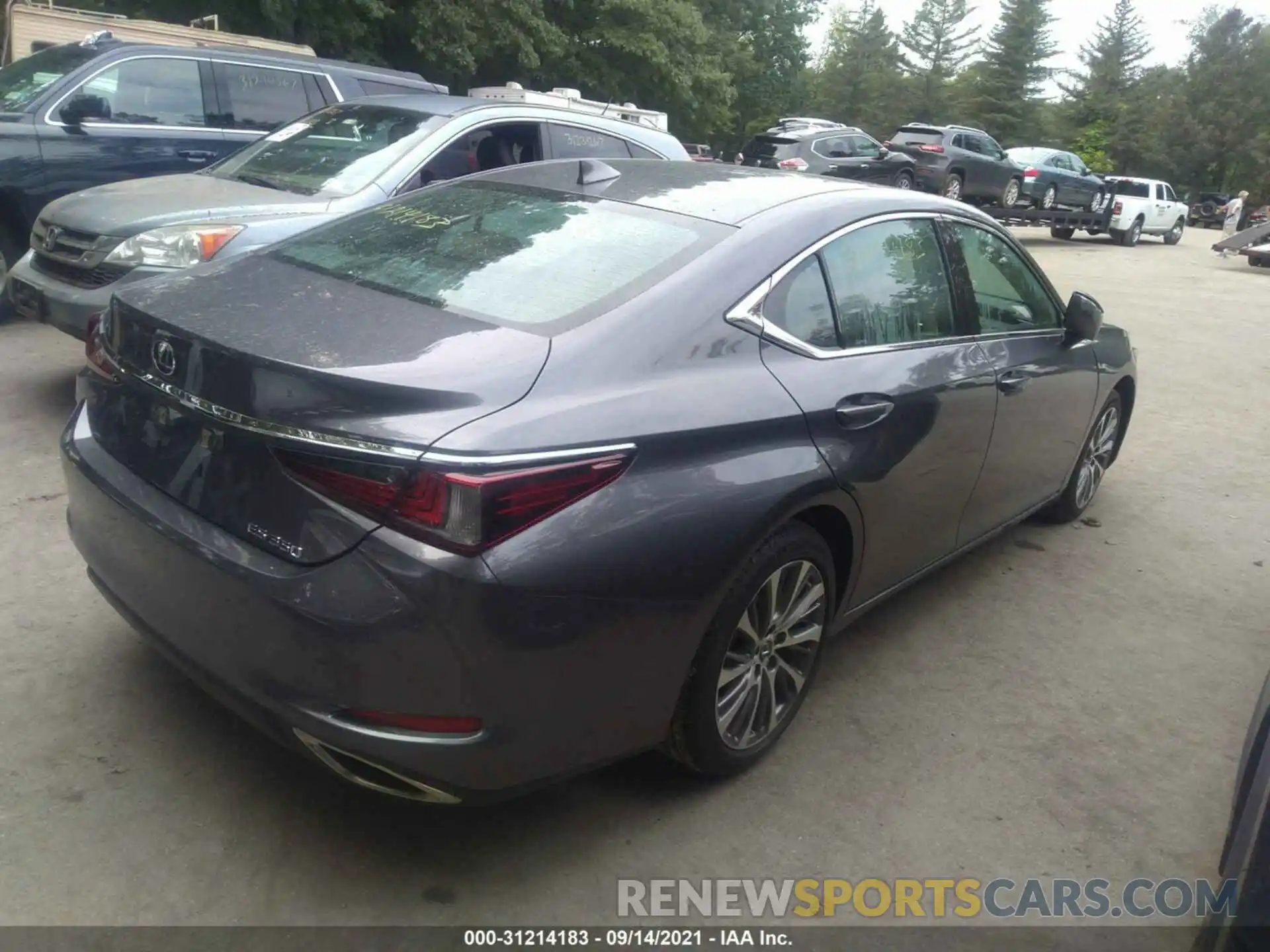 4 Photograph of a damaged car 58ABZ1B1XKU035039 LEXUS ES 2019