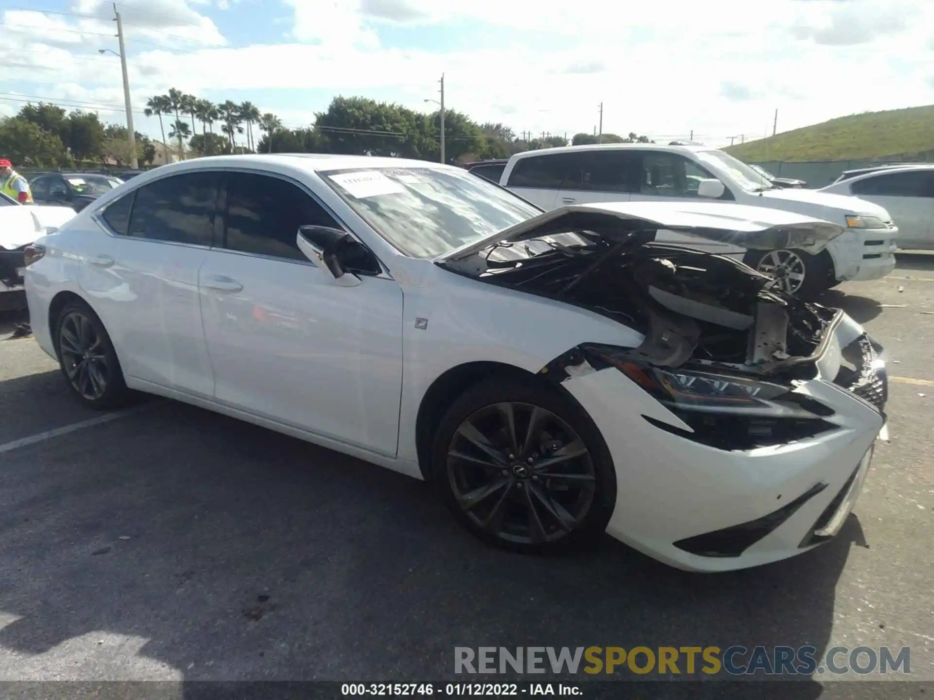 1 Photograph of a damaged car 58ABZ1B1XKU037468 LEXUS ES 2019