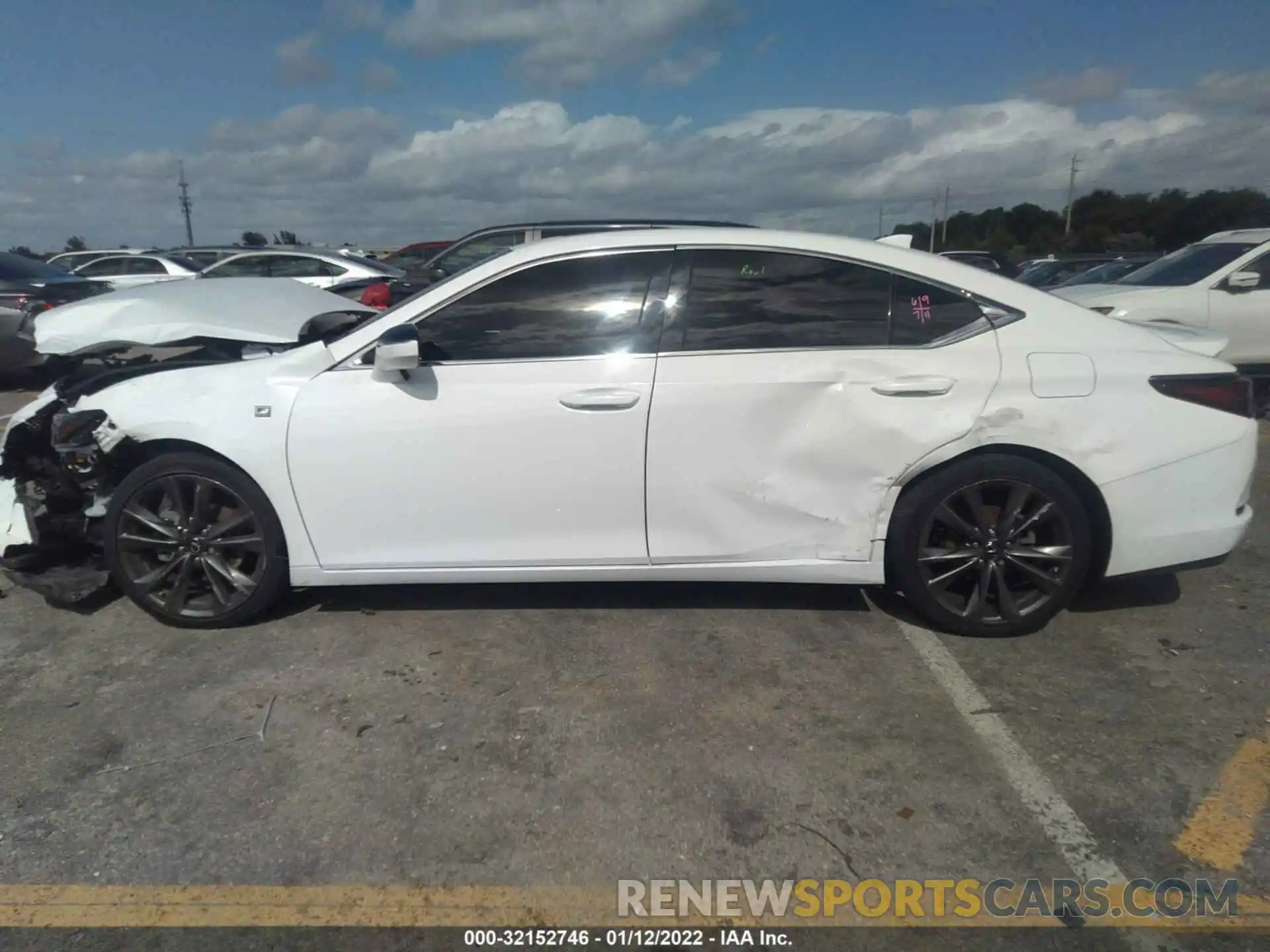 6 Photograph of a damaged car 58ABZ1B1XKU037468 LEXUS ES 2019