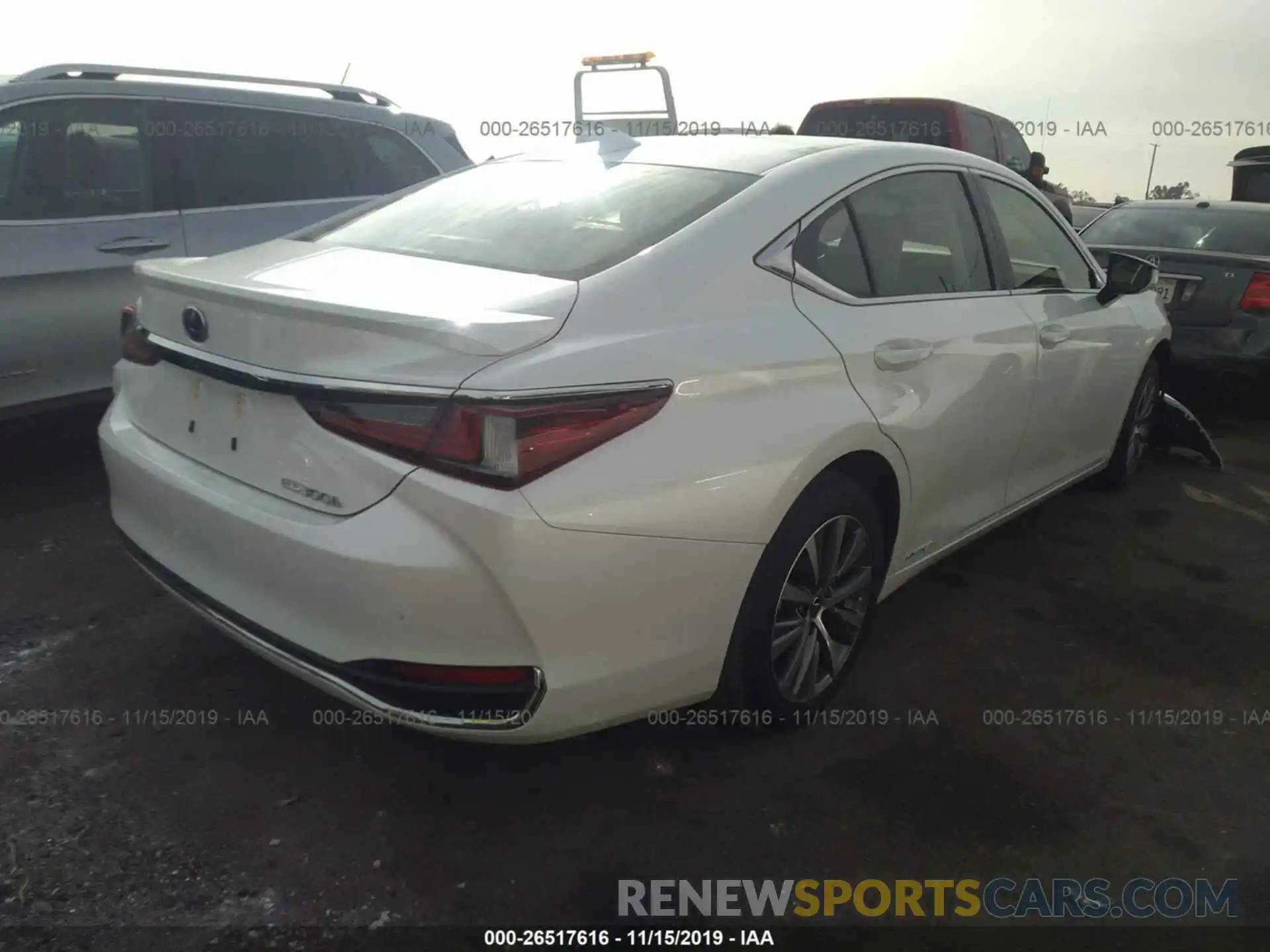 4 Фотография поврежденного автомобиля JTHB21B10K2036811 LEXUS ES 2019