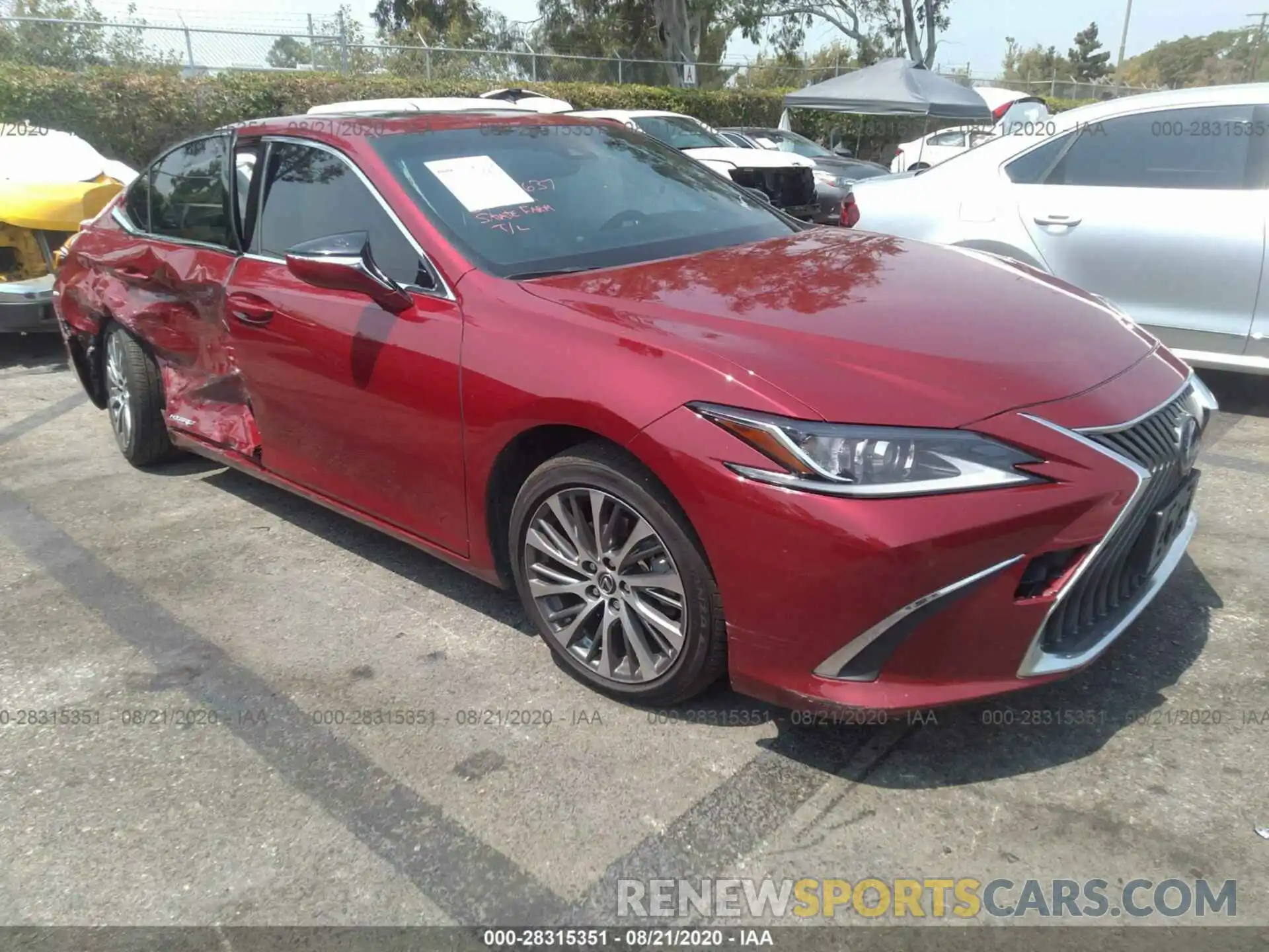 1 Photograph of a damaged car JTHB21B11K2023470 LEXUS ES 2019