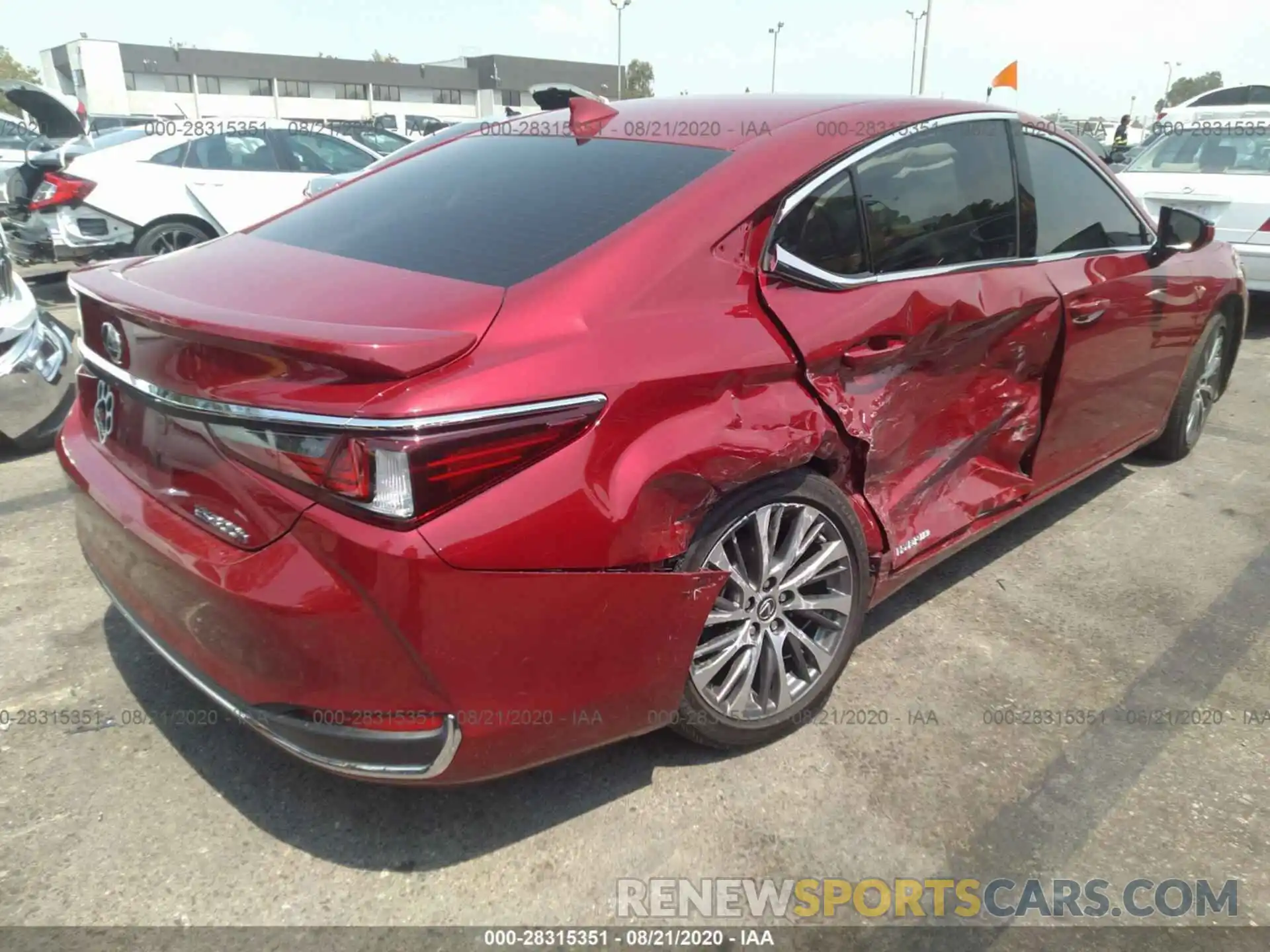 4 Photograph of a damaged car JTHB21B11K2023470 LEXUS ES 2019