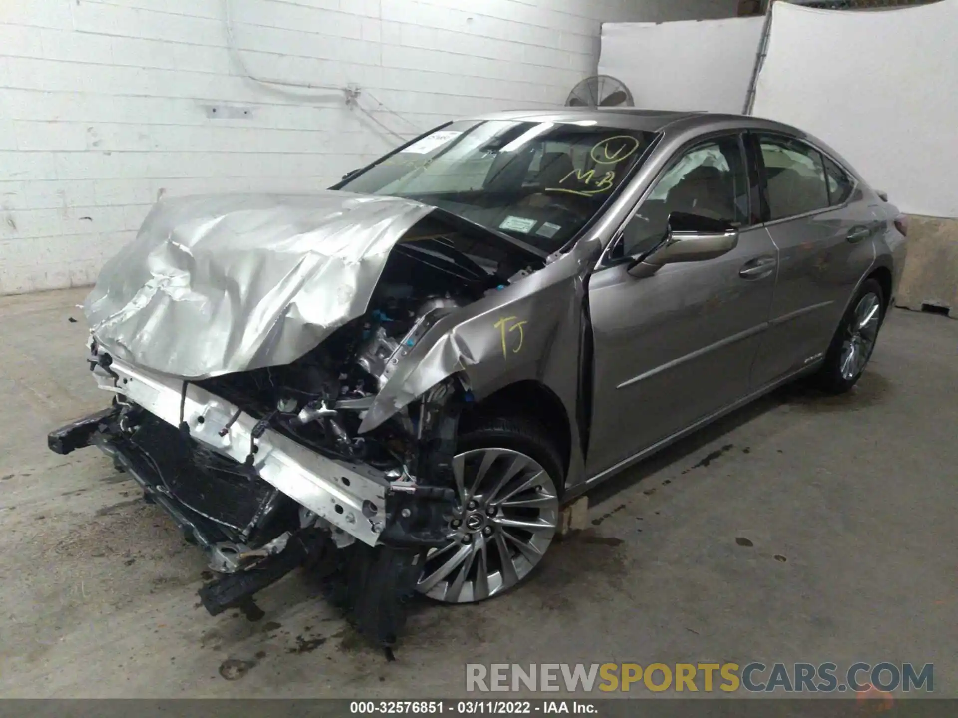 2 Photograph of a damaged car JTHB21B12K2001896 LEXUS ES 2019