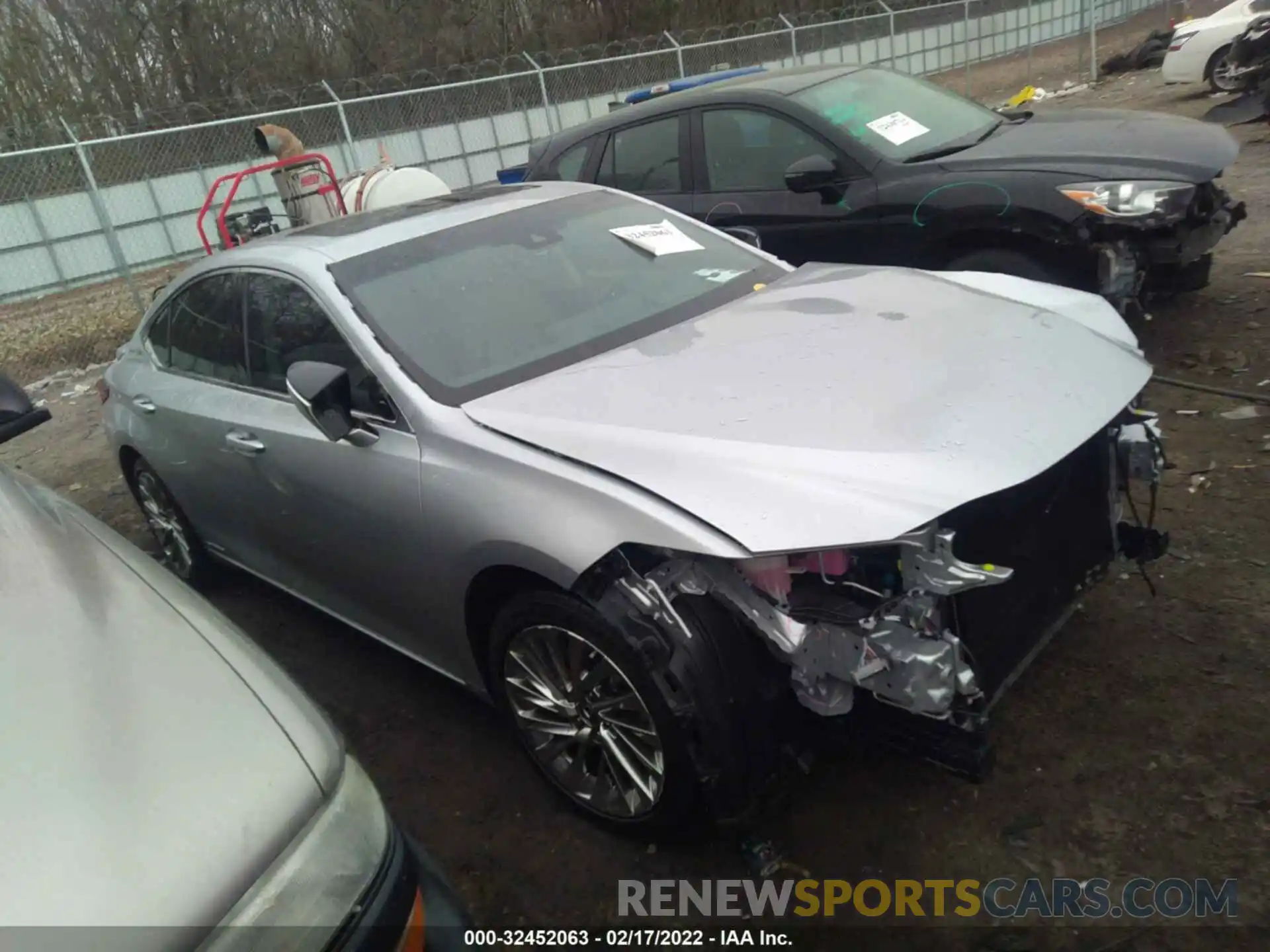 1 Photograph of a damaged car JTHB21B13K2044210 LEXUS ES 2019