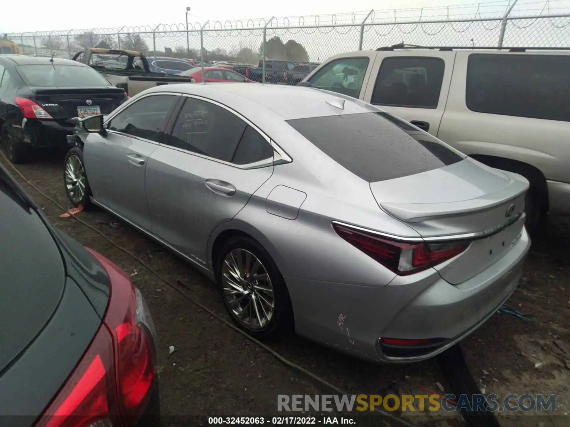 3 Photograph of a damaged car JTHB21B13K2044210 LEXUS ES 2019