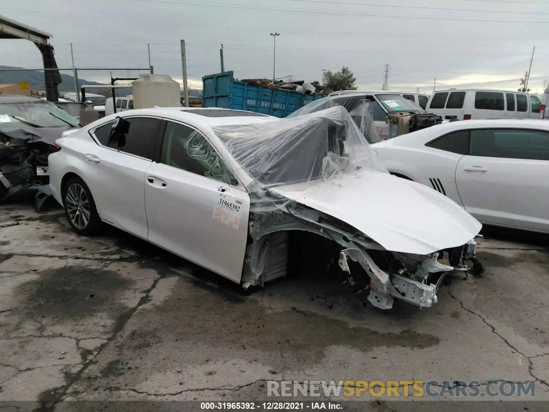 1 Фотография поврежденного автомобиля JTHB21B14K2038691 LEXUS ES 2019