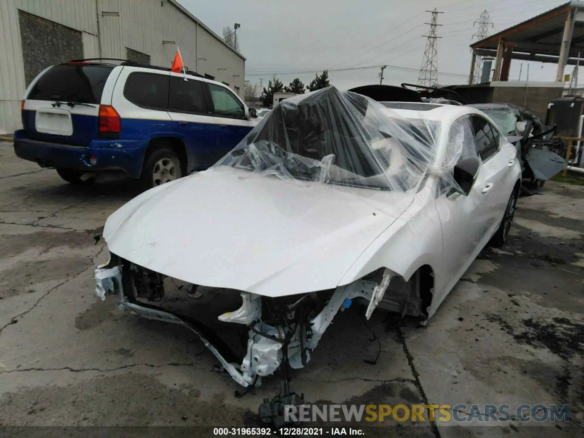 2 Photograph of a damaged car JTHB21B14K2038691 LEXUS ES 2019