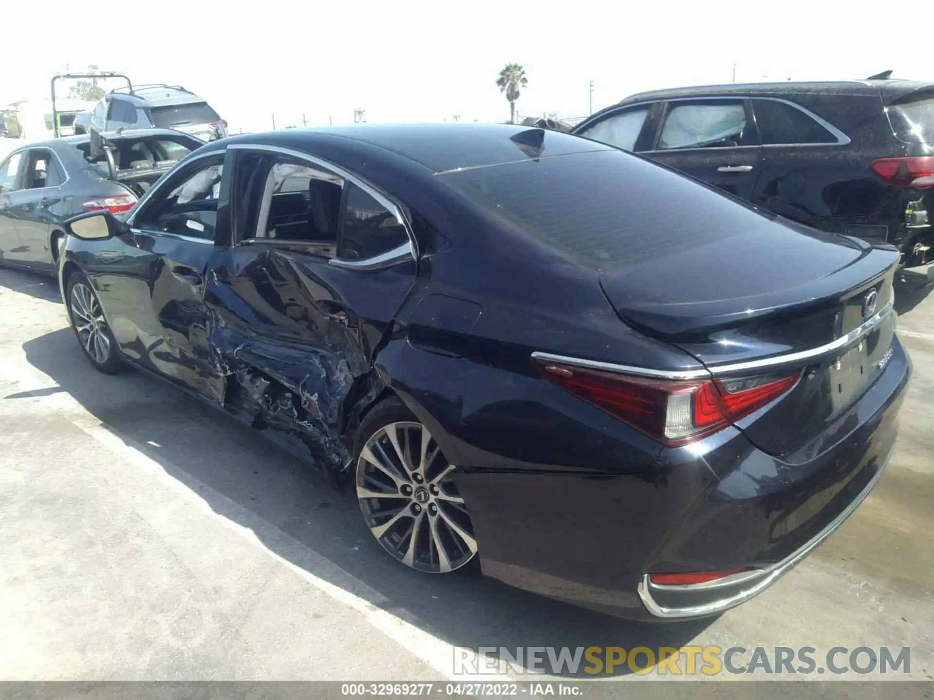 3 Photograph of a damaged car JTHB21B16K2001612 LEXUS ES 2019