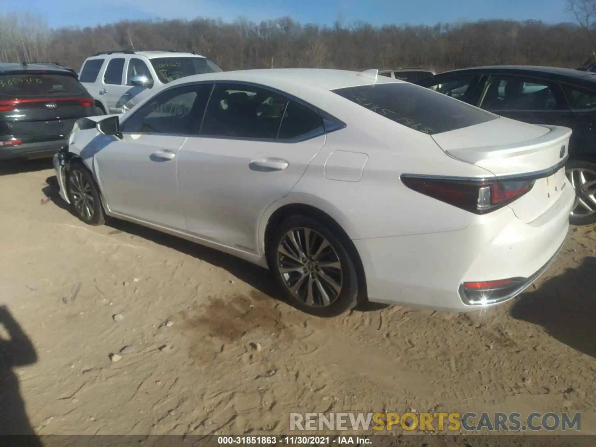 3 Photograph of a damaged car JTHB21B16K2007927 LEXUS ES 2019