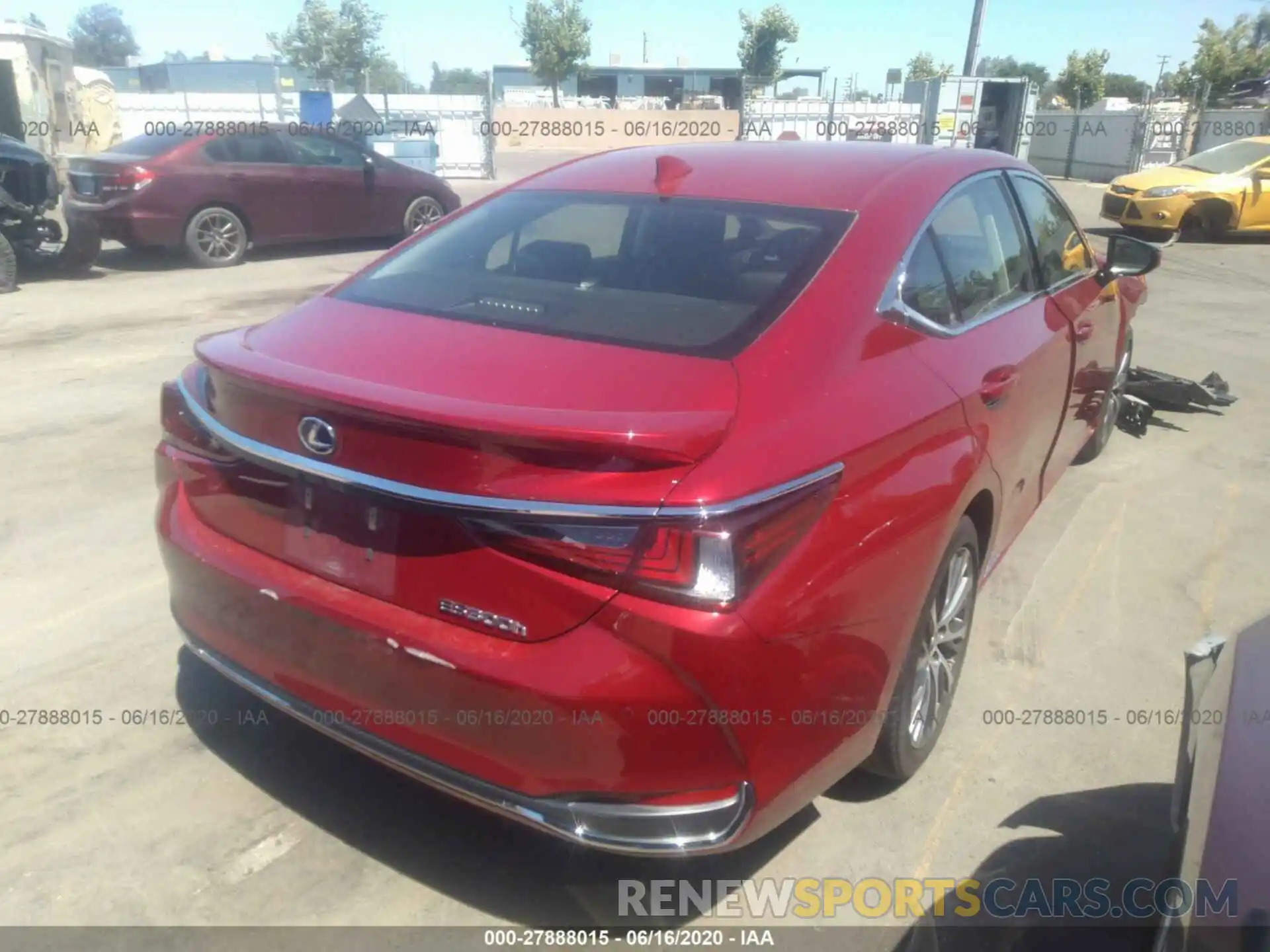 4 Photograph of a damaged car JTHB21B17K2001490 LEXUS ES 2019