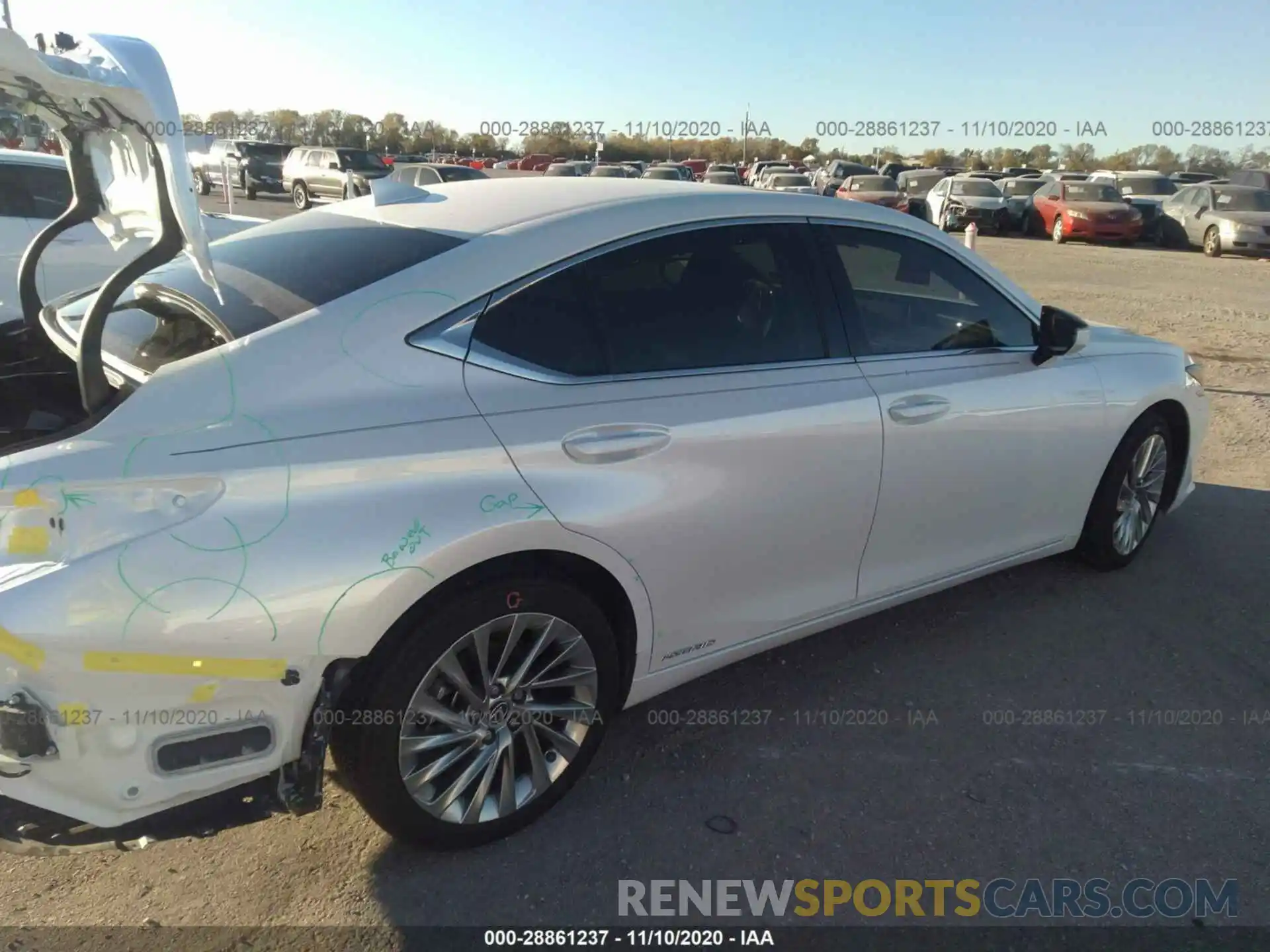 4 Photograph of a damaged car JTHB21B17K2036918 LEXUS ES 2019