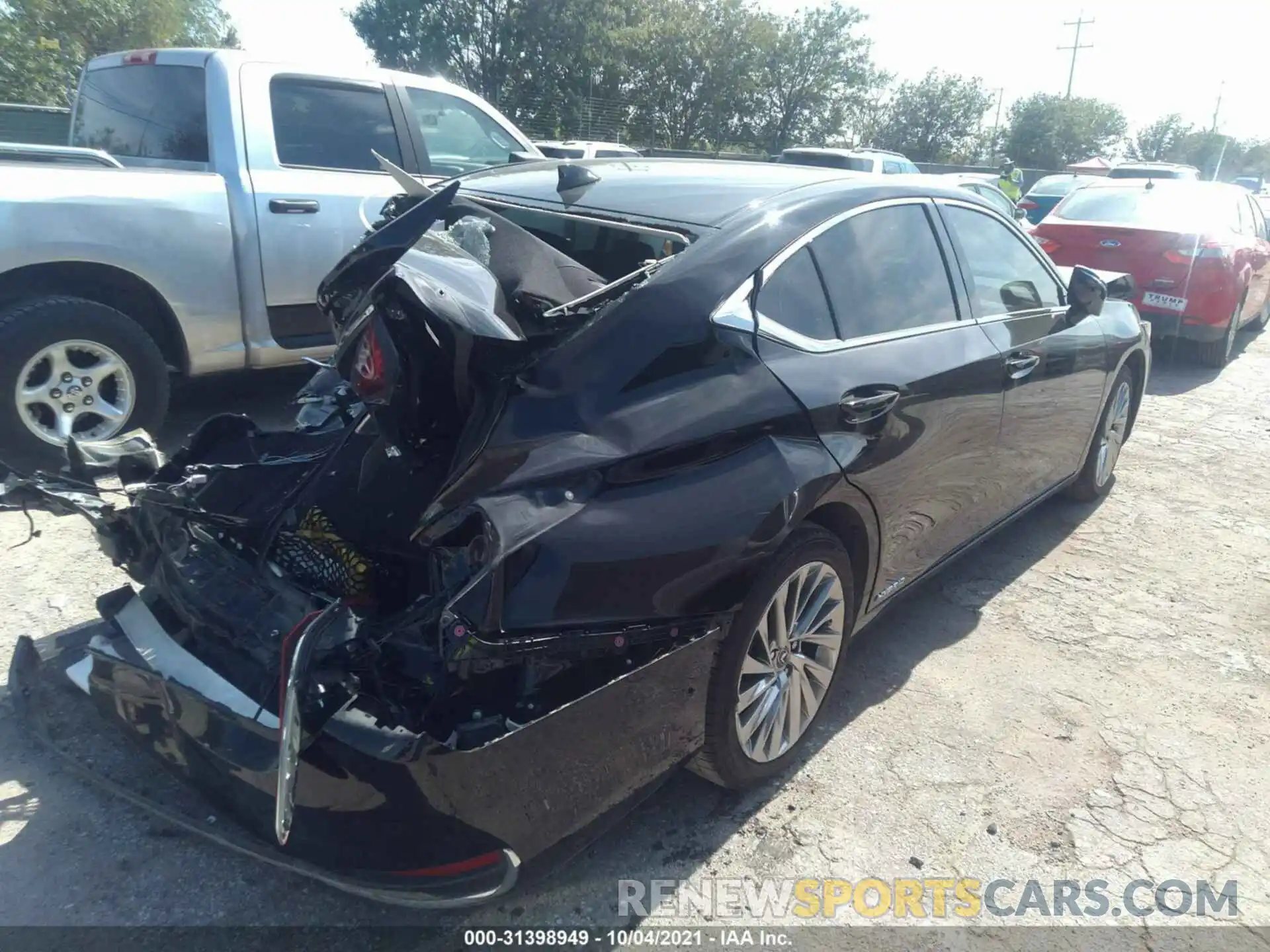 4 Photograph of a damaged car JTHB21B18K2006990 LEXUS ES 2019