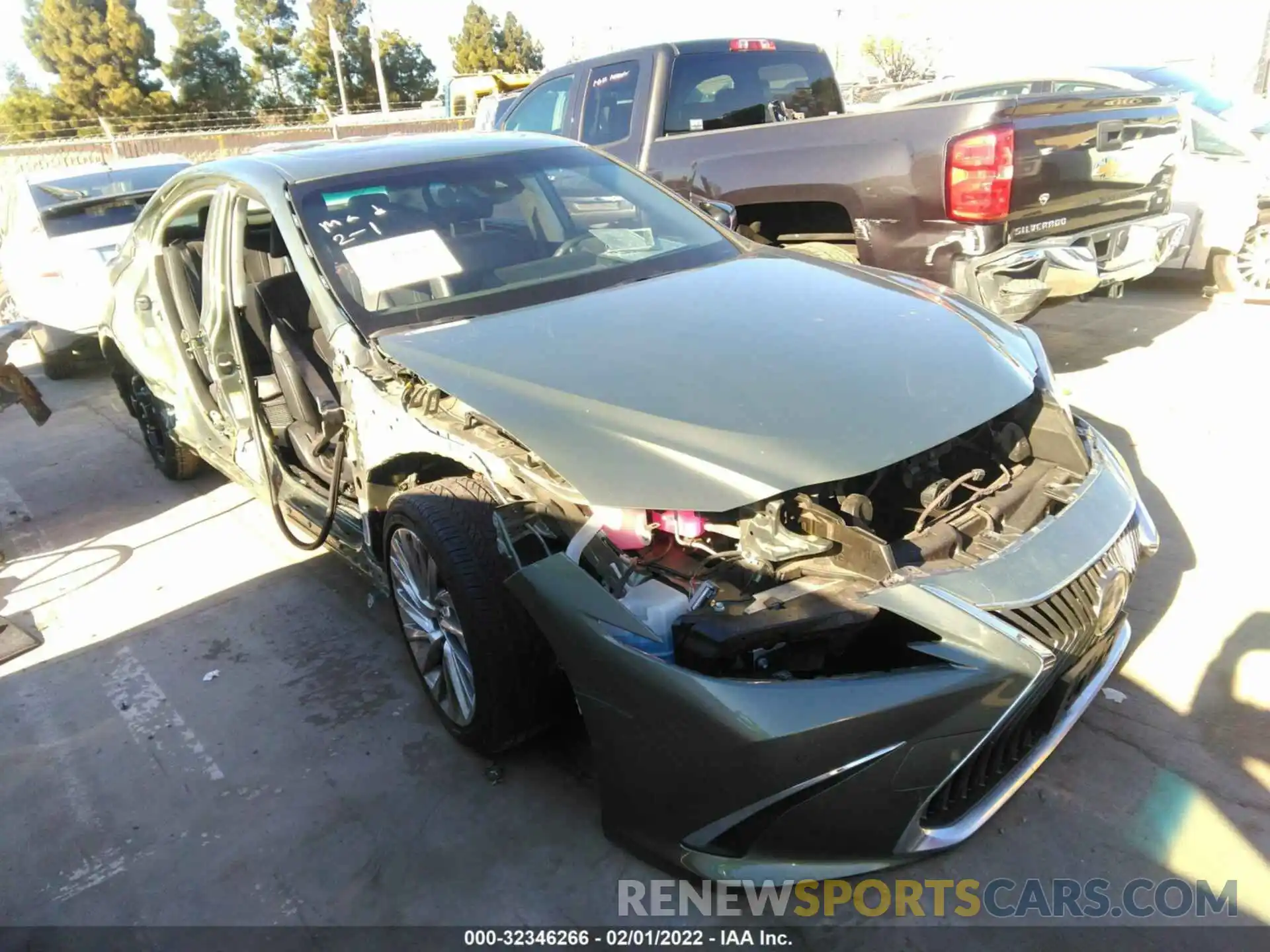 1 Photograph of a damaged car JTHB21B19K2022714 LEXUS ES 2019