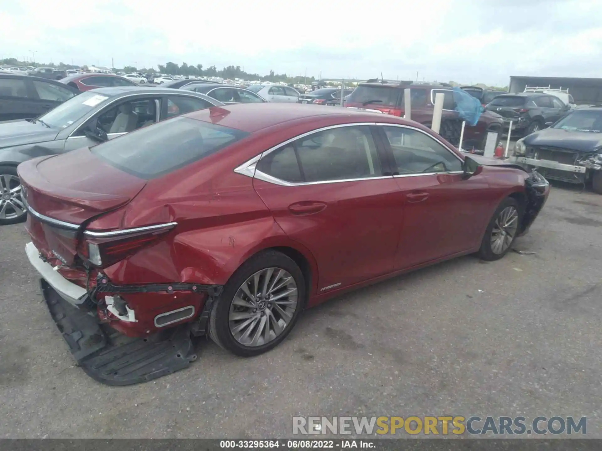 4 Photograph of a damaged car JTHB21B1XK2019577 LEXUS ES 2019