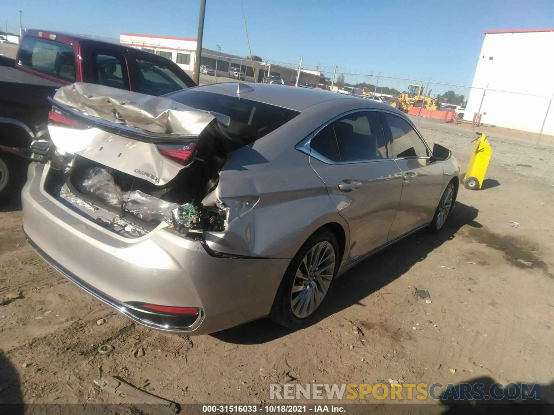 4 Photograph of a damaged car JTHB21B1XK2038131 LEXUS ES 2019