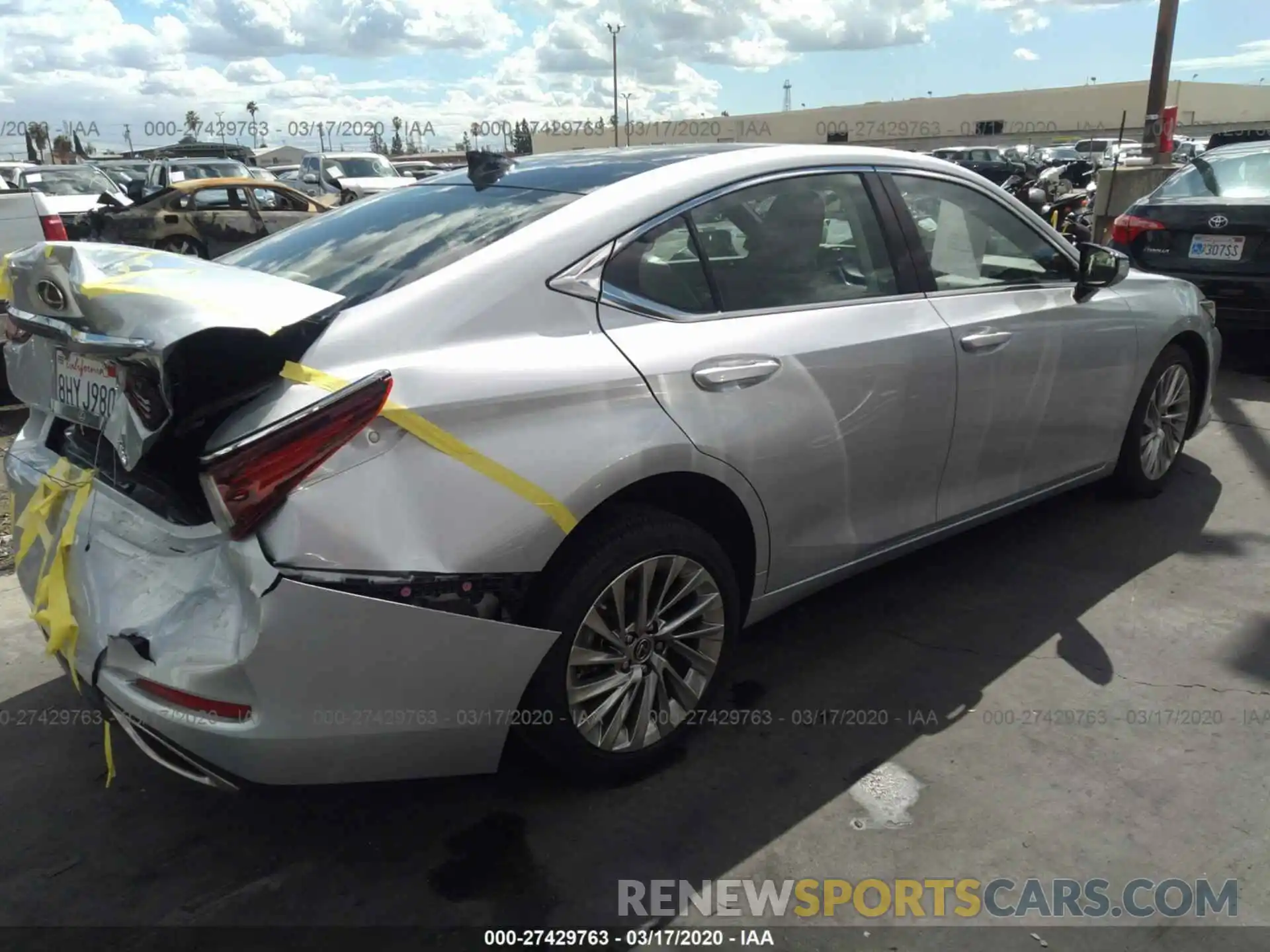 4 Photograph of a damaged car JTHBZ1B10K2004839 LEXUS ES 2019