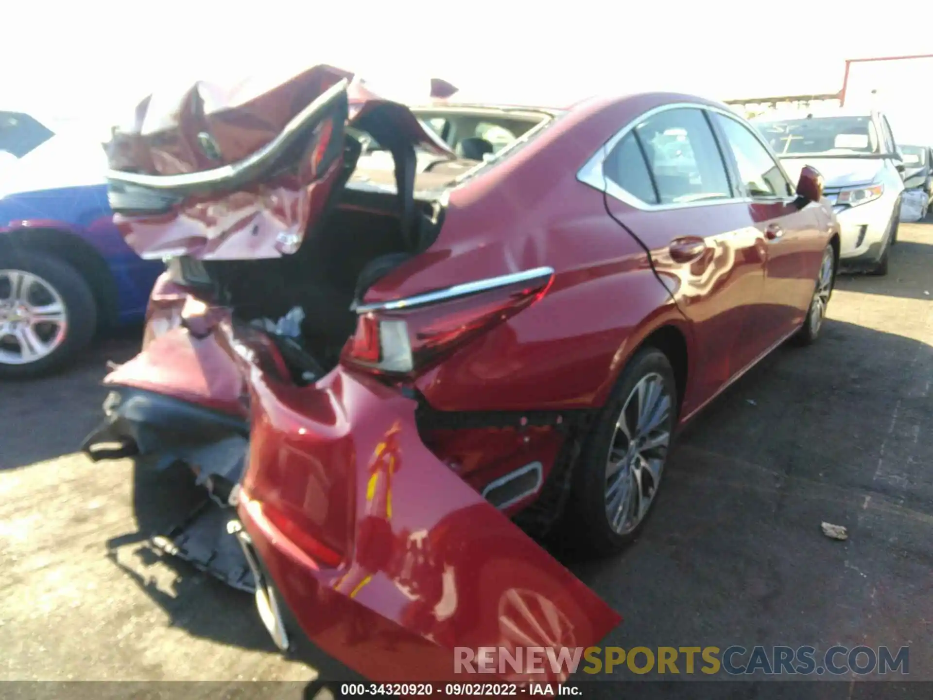 4 Photograph of a damaged car JTHBZ1B11K2005241 LEXUS ES 2019