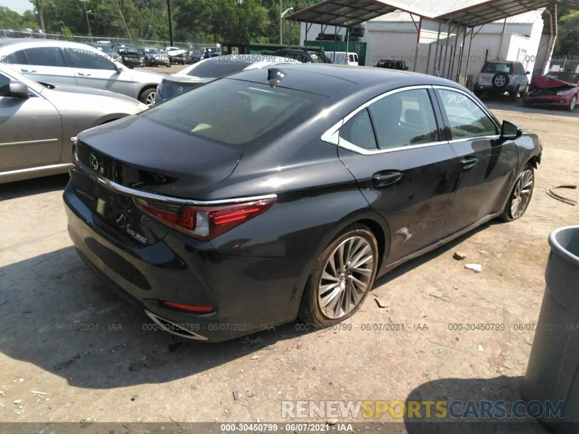 4 Photograph of a damaged car JTHBZ1B13K2002499 LEXUS ES 2019