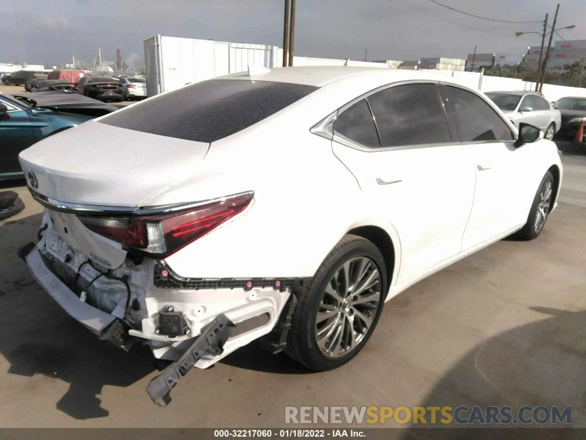 4 Photograph of a damaged car JTHBZ1B19K2003558 LEXUS ES 2019