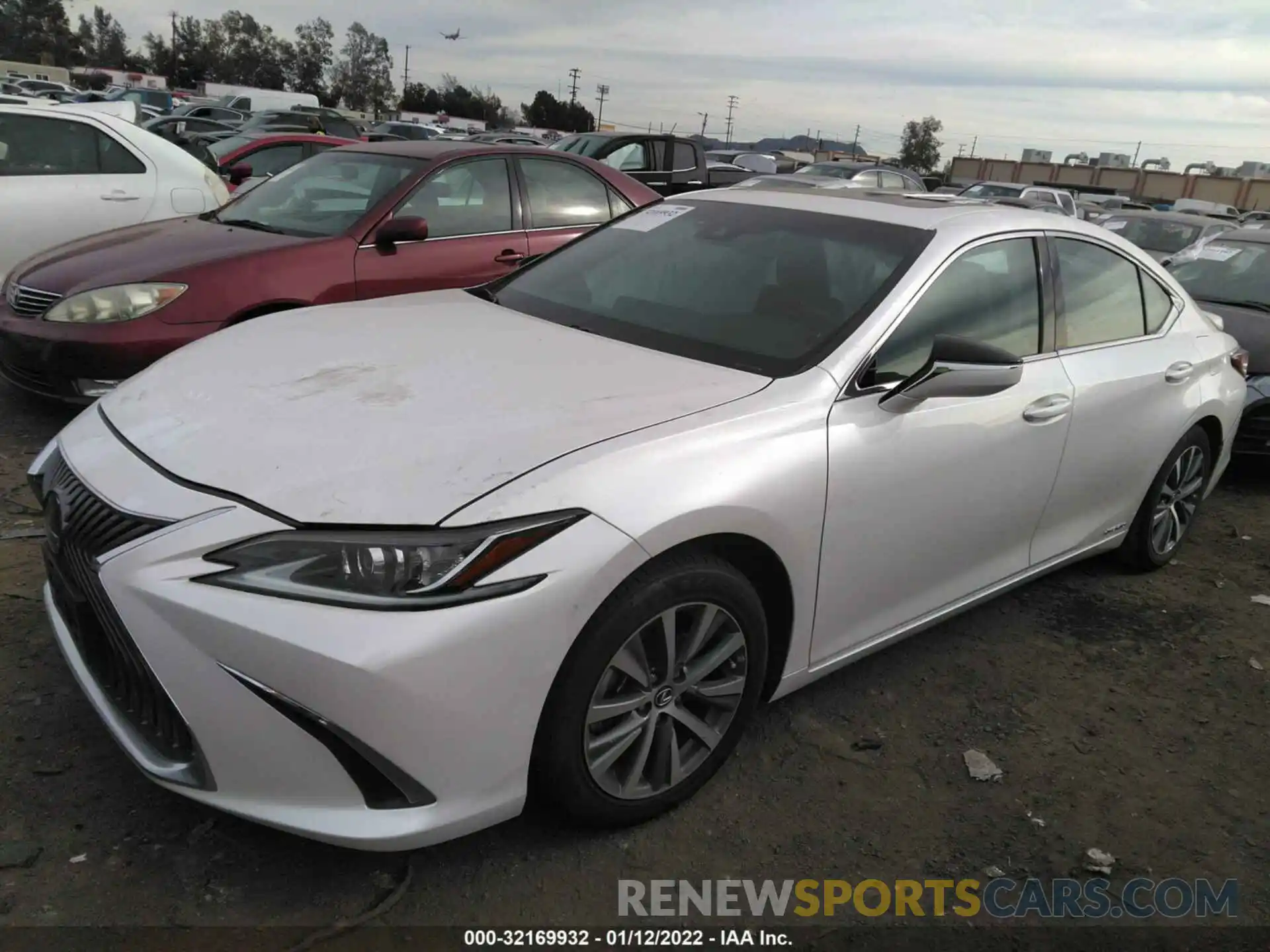 2 Photograph of a damaged car 58AC21B12LU010257 LEXUS ES 2020