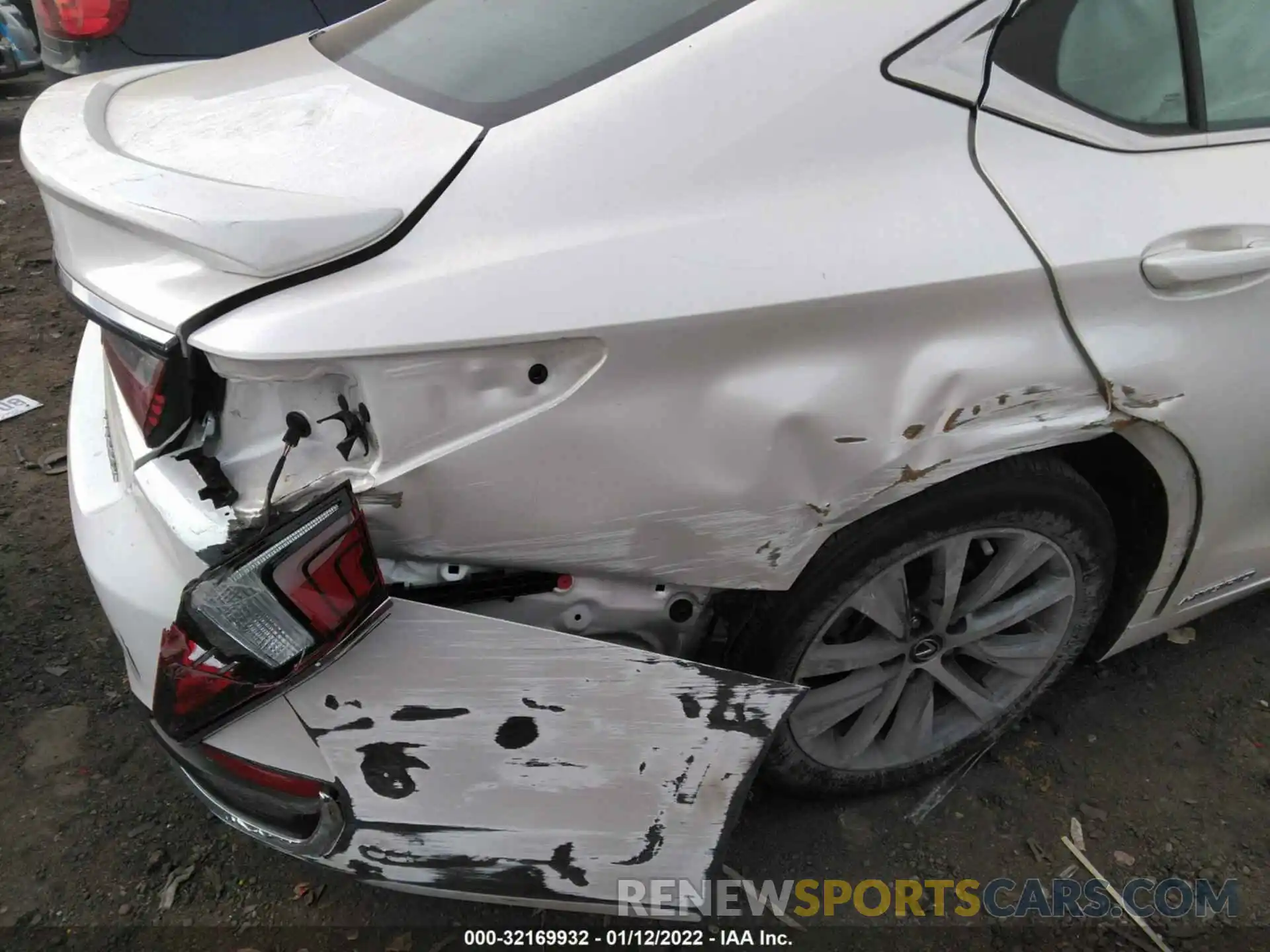 6 Photograph of a damaged car 58AC21B12LU010257 LEXUS ES 2020