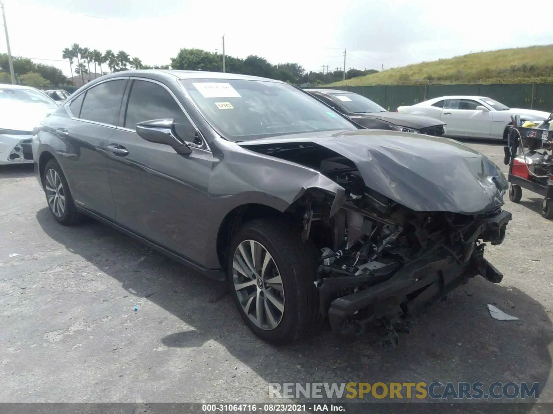 1 Photograph of a damaged car 58AC21B13LU008212 LEXUS ES 2020