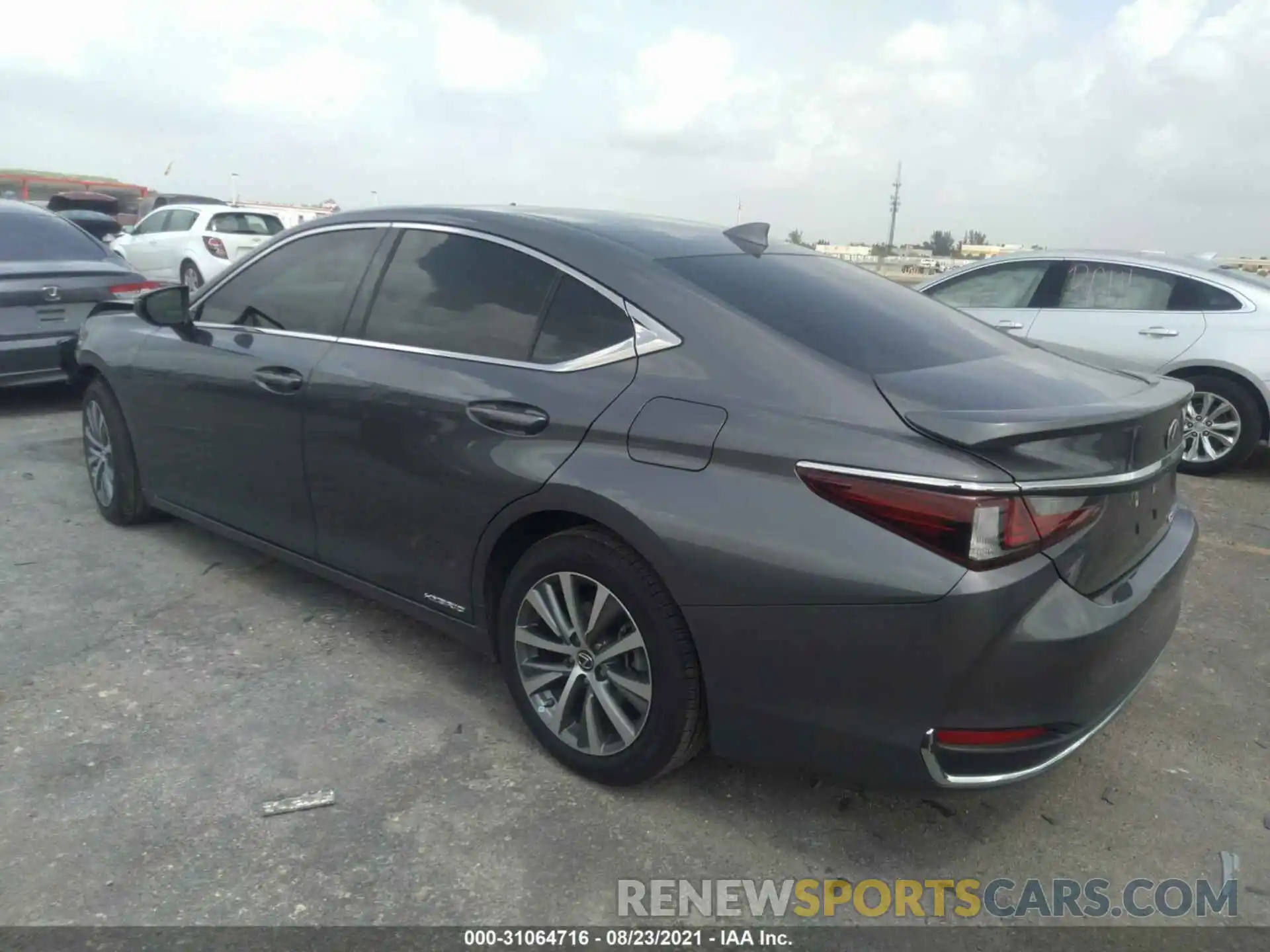 3 Photograph of a damaged car 58AC21B13LU008212 LEXUS ES 2020